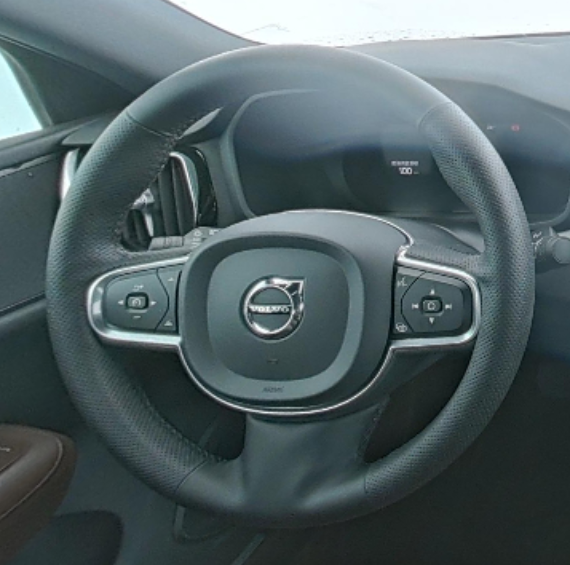 VOLVO S60 2023 — фото 10