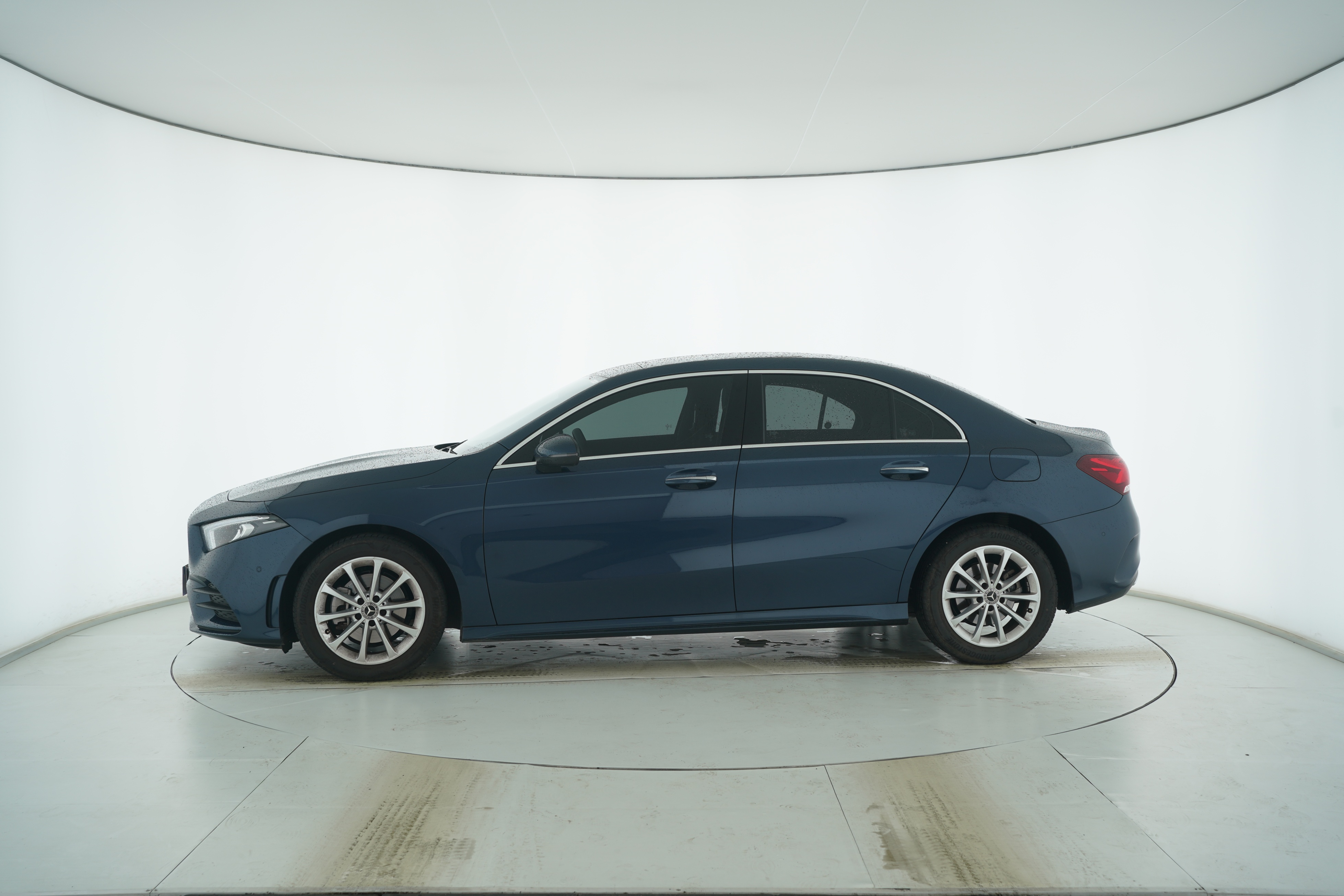 Mercedes Benz A-Class 2020 — фото 7