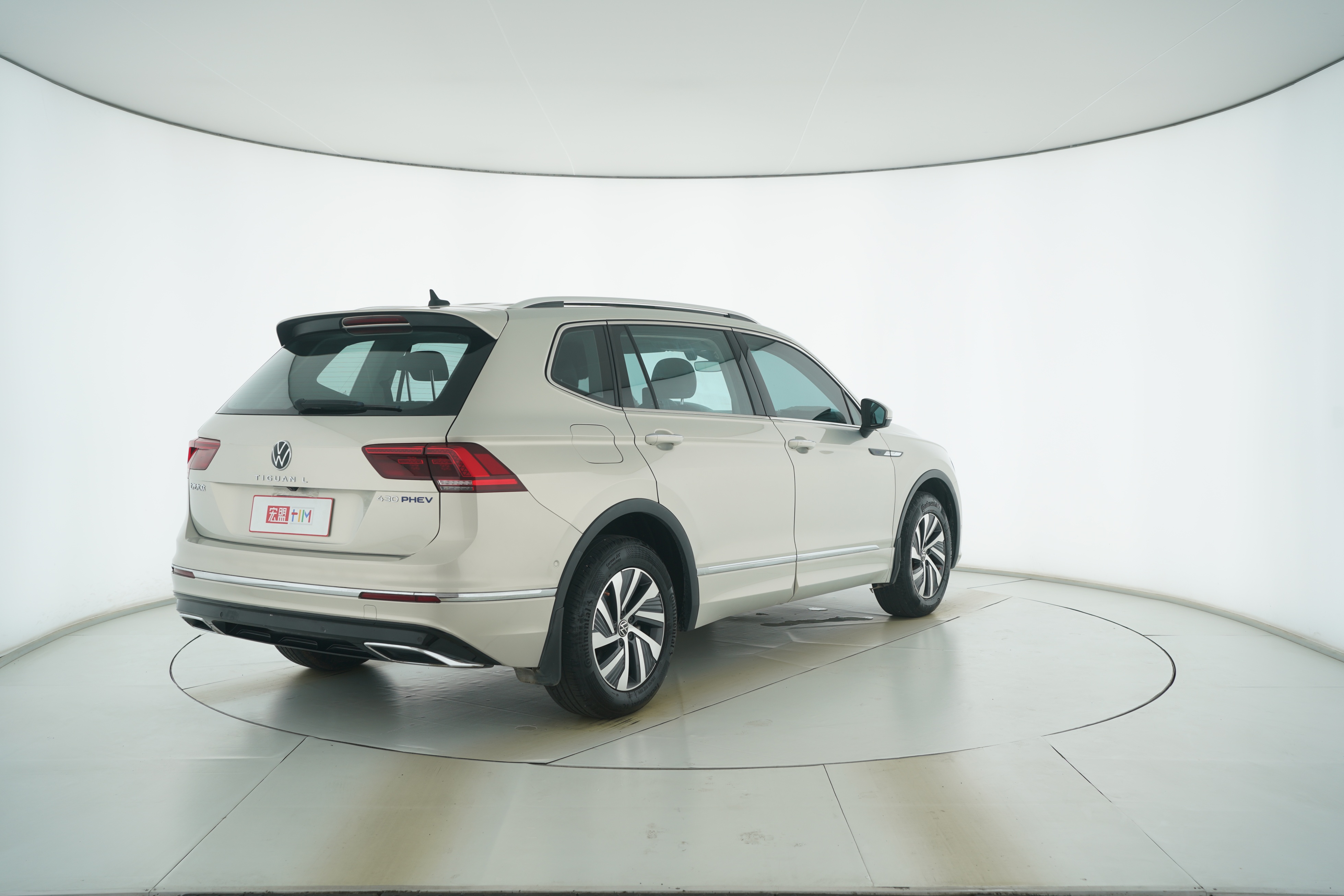 Volkswagen Tiguan L Plug-in Hybrid 2021 — фото 4