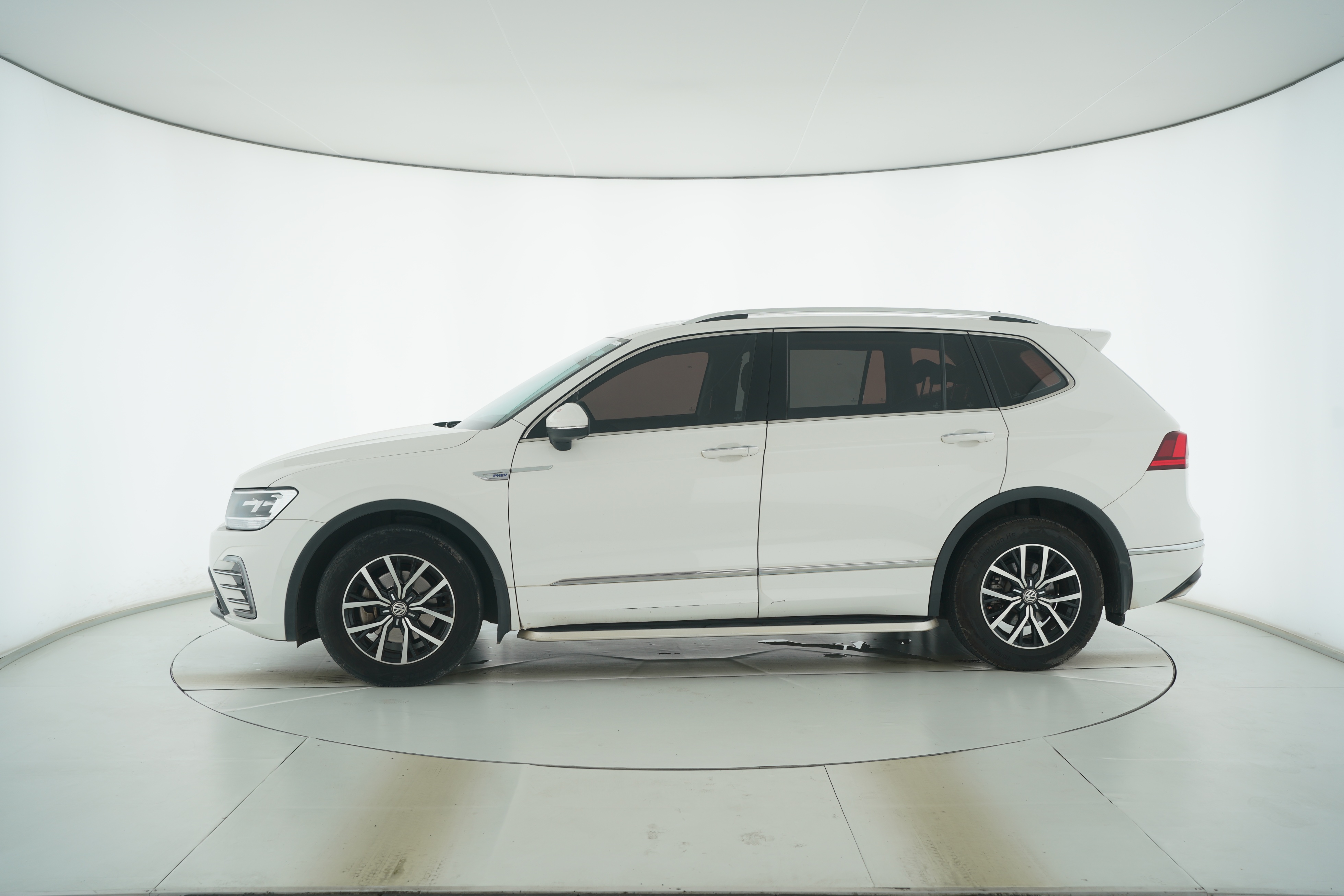 Volkswagen Tiguan L Plug-in Hybrid 2019 — фото 7