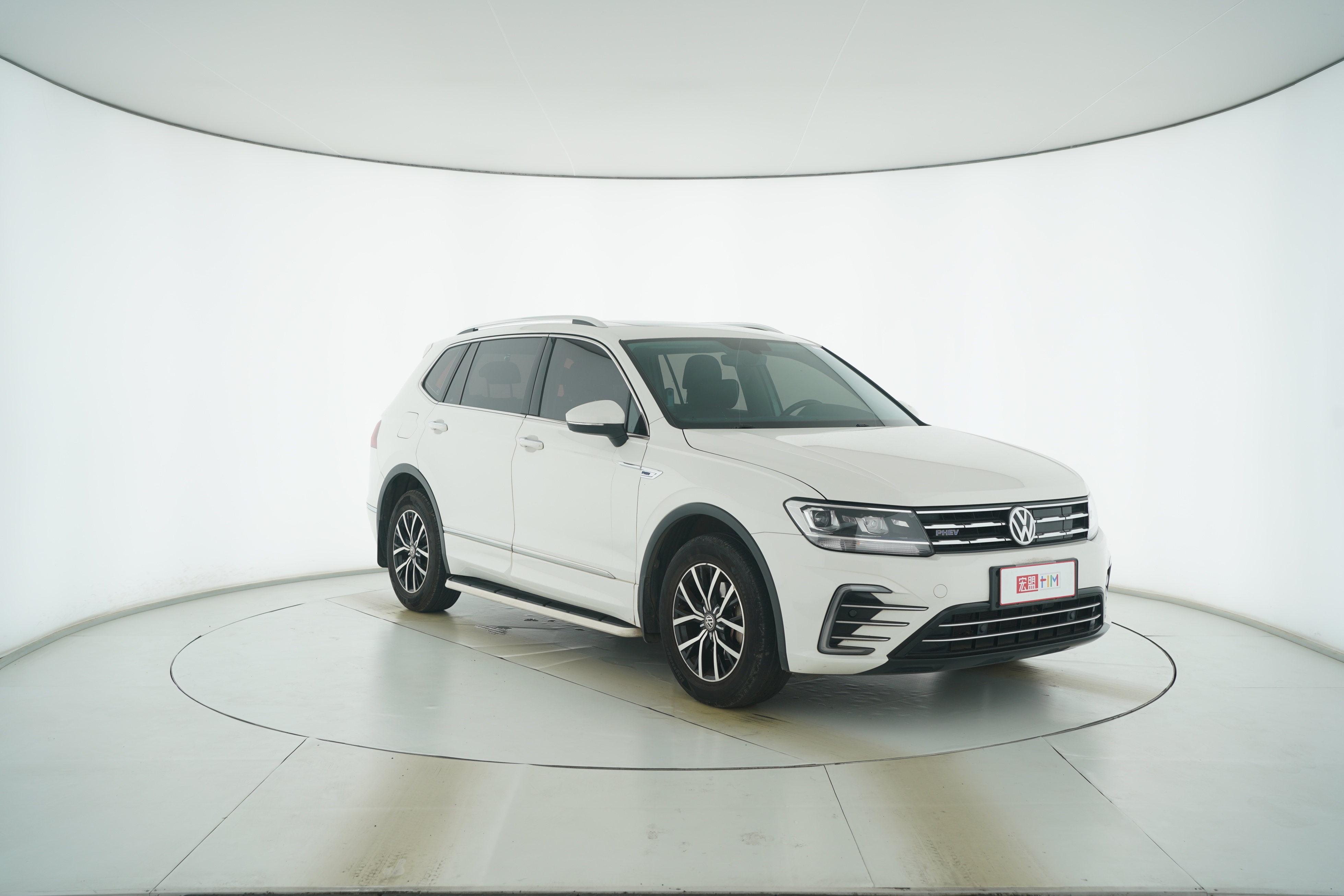 Volkswagen Tiguan L Plug-in Hybrid 2019 — фото 2