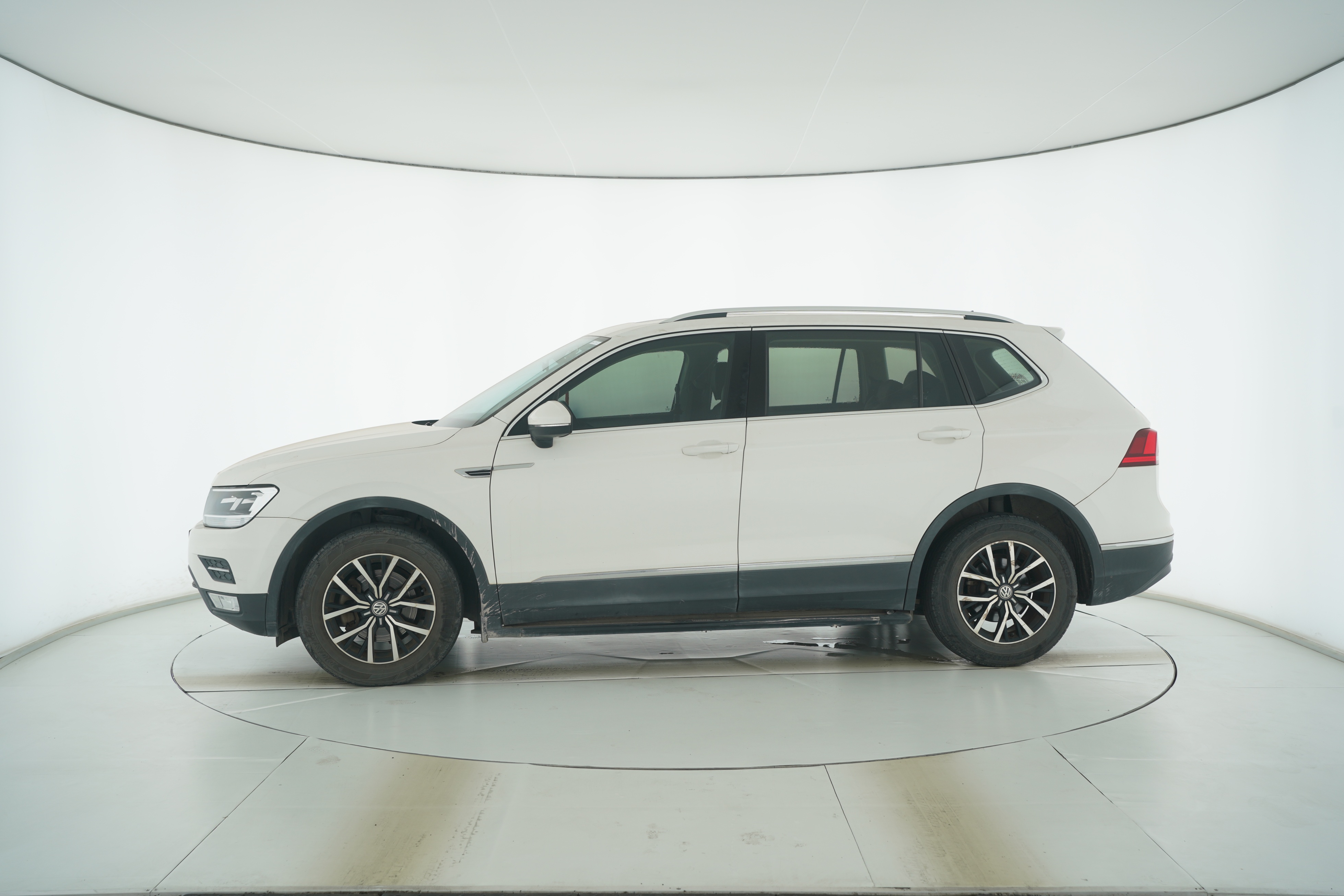 Volkswagen Tiguan L 2017 — фото 7