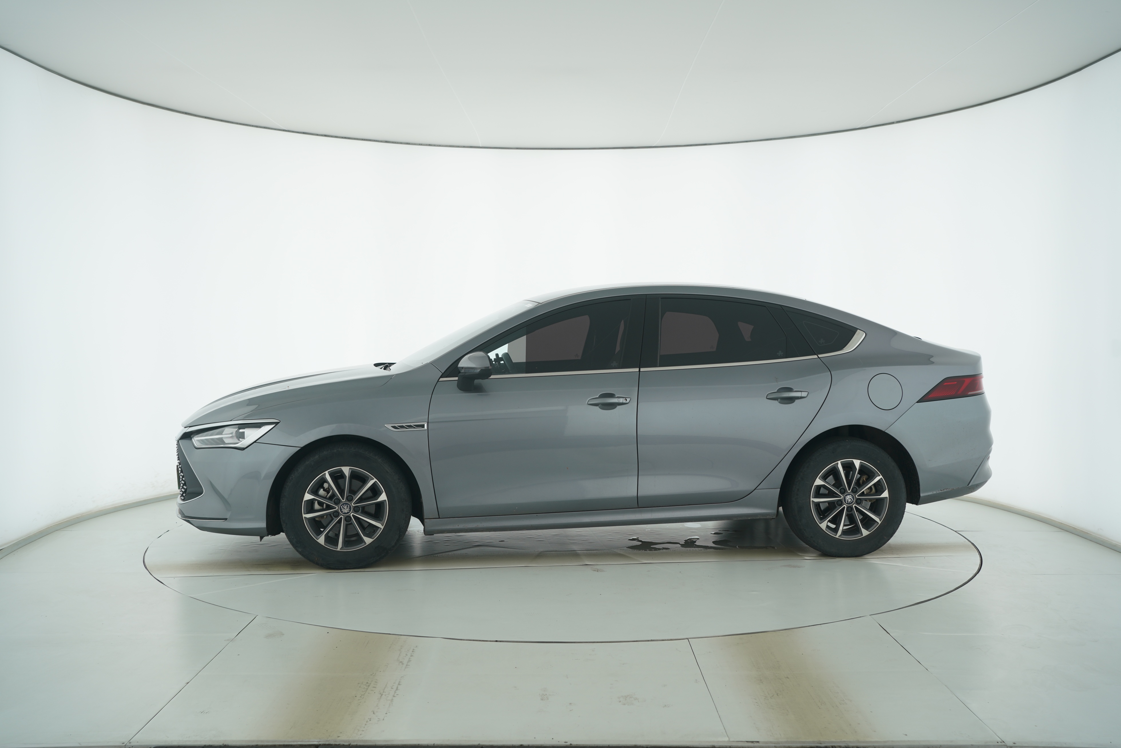 BYD QIN PLUS Hybrid 2024 — фото 7