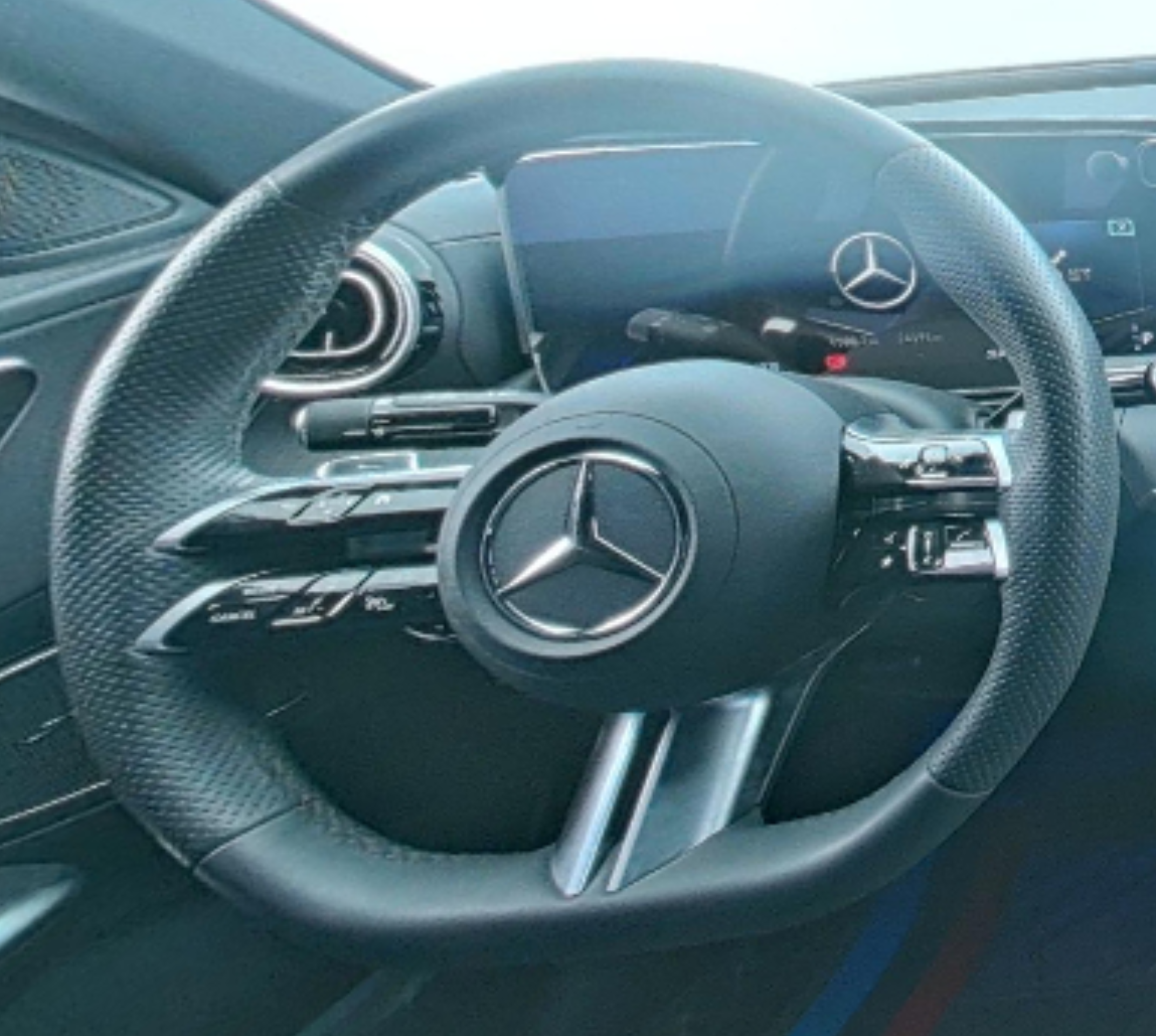 Mercedes Benz C-Class 2024 — фото 10