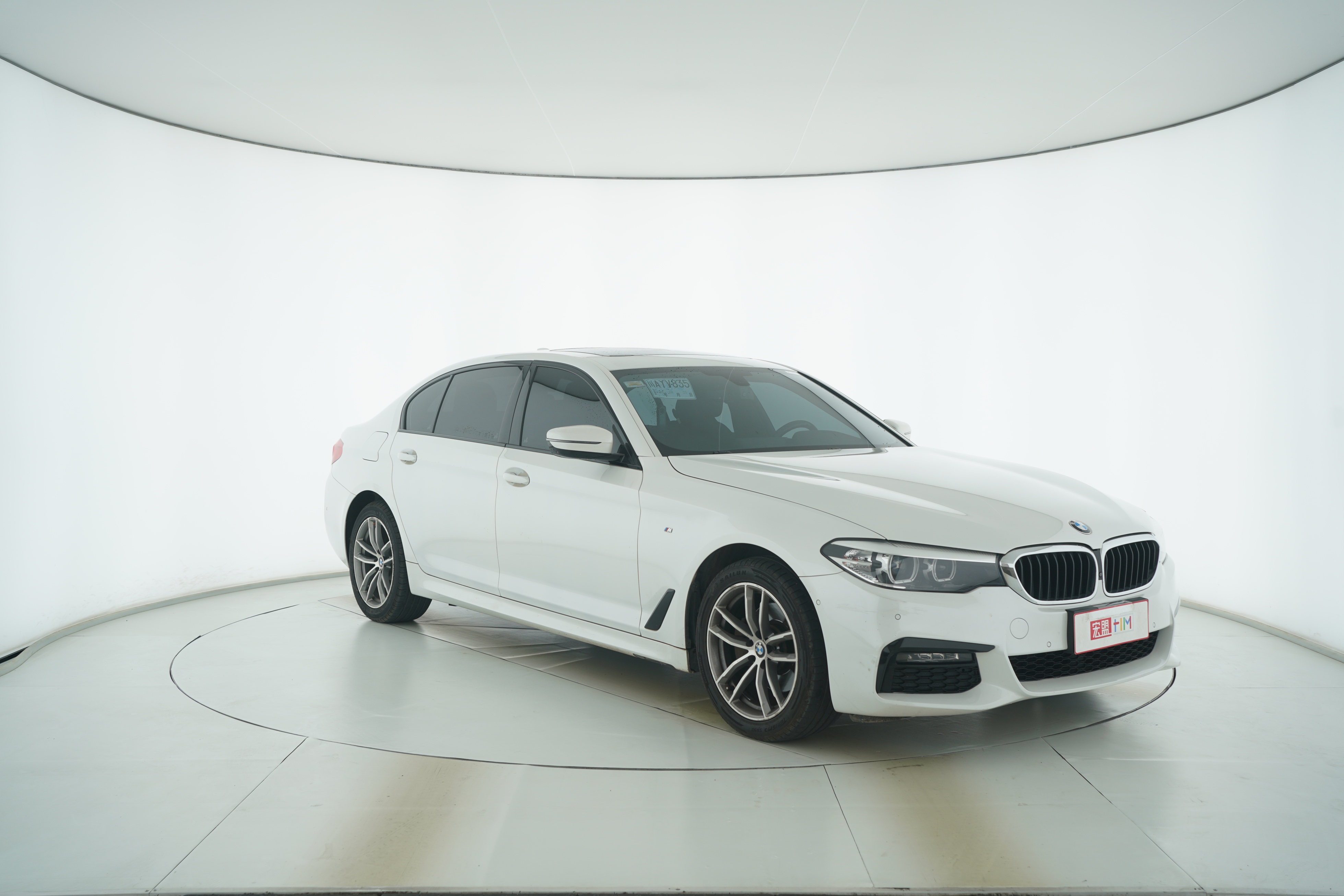 BMW 5 Series 2019 — фото 2