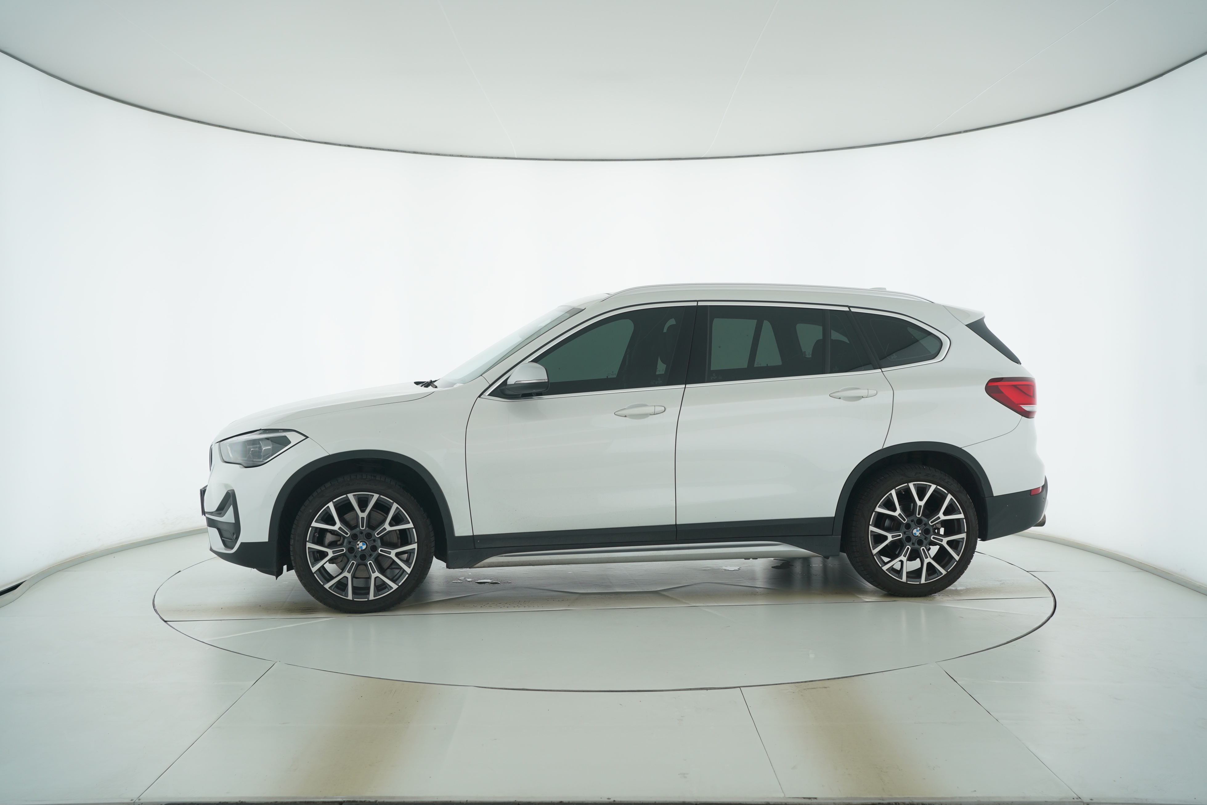 BMW X1 2022 — фото 7