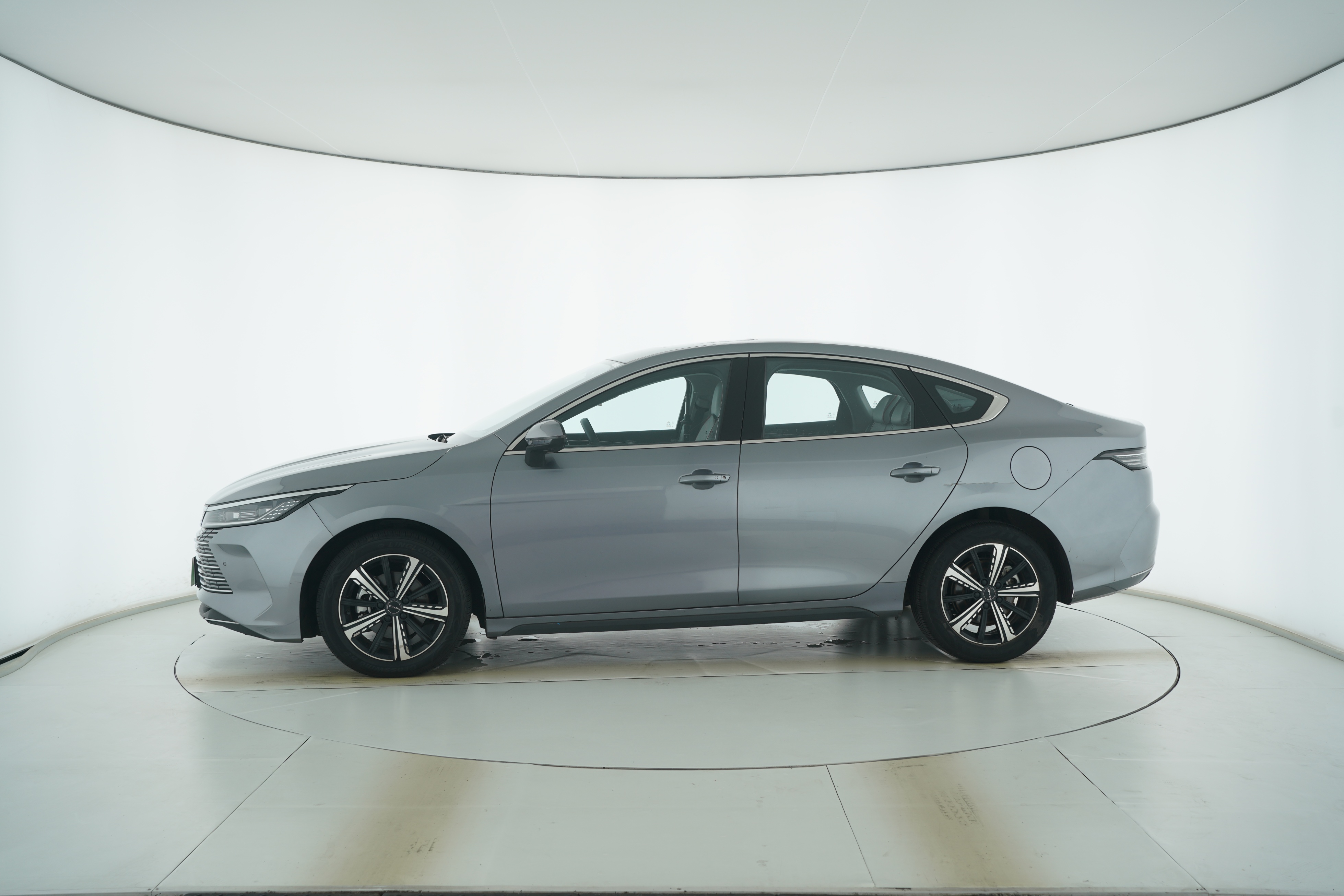 BYD QIN PLUS Hybrid 2021 — фото 7