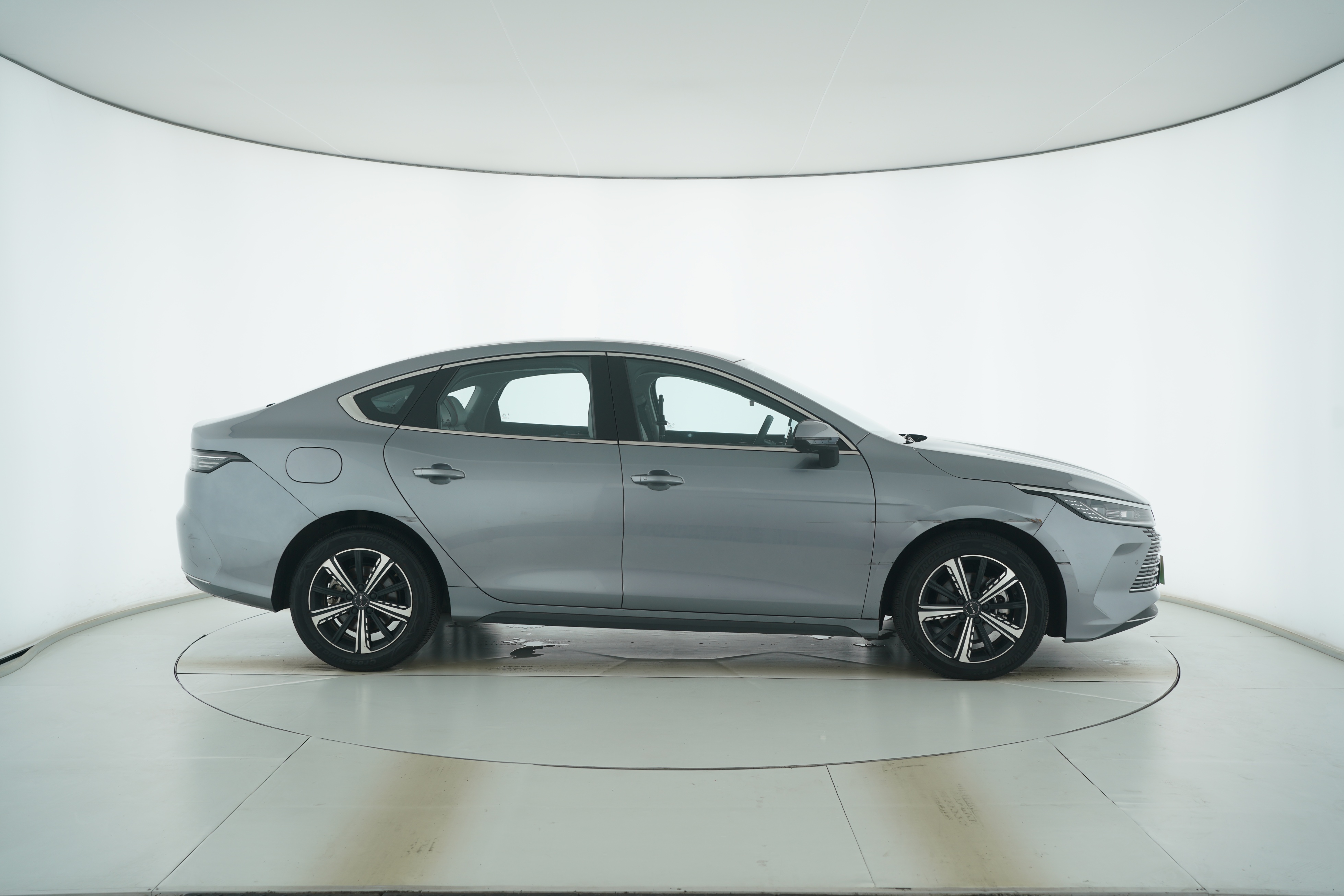 BYD QIN PLUS Hybrid 2021 — фото 8