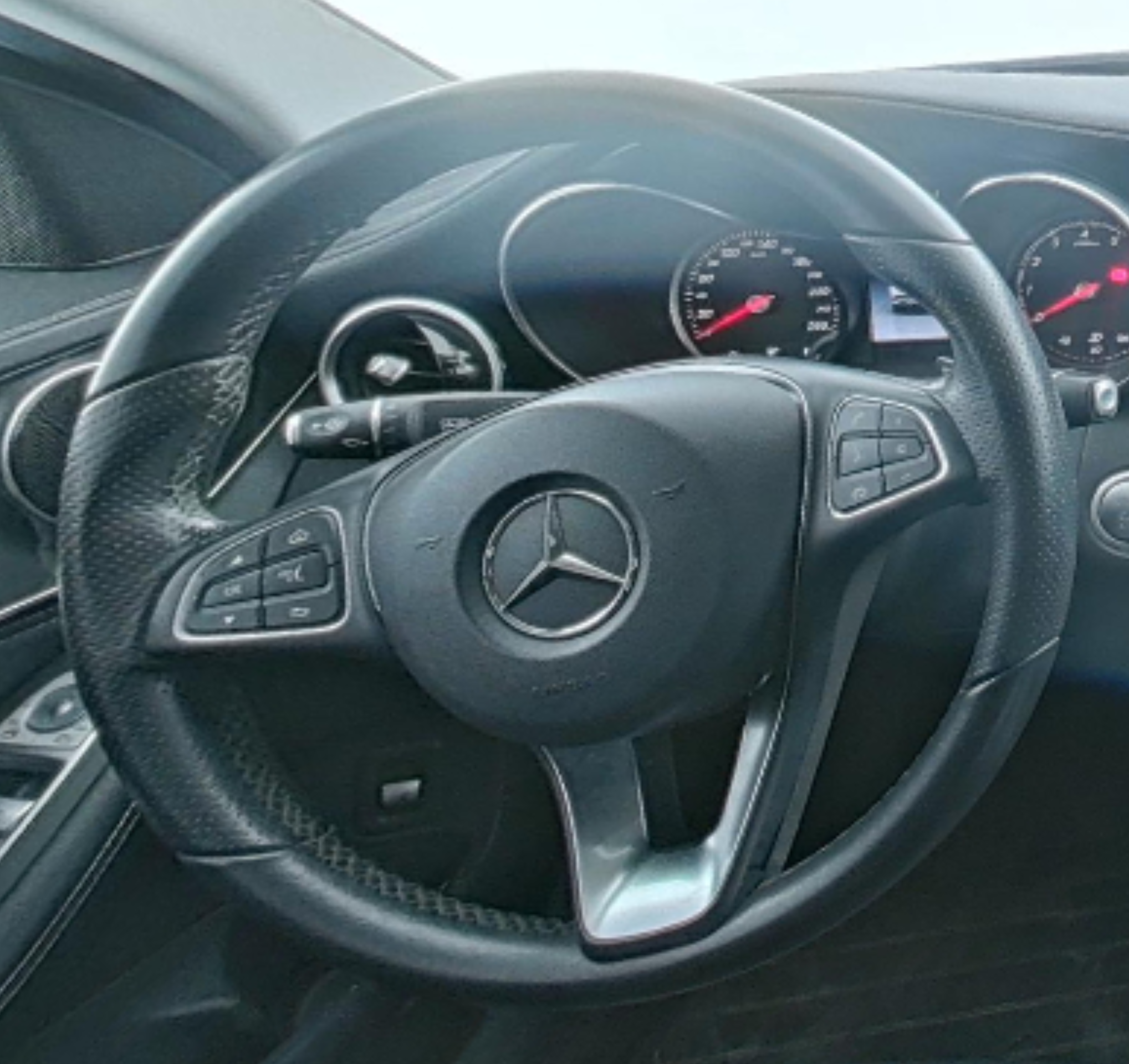 Mercedes Benz C-Class 2017 — фото 10