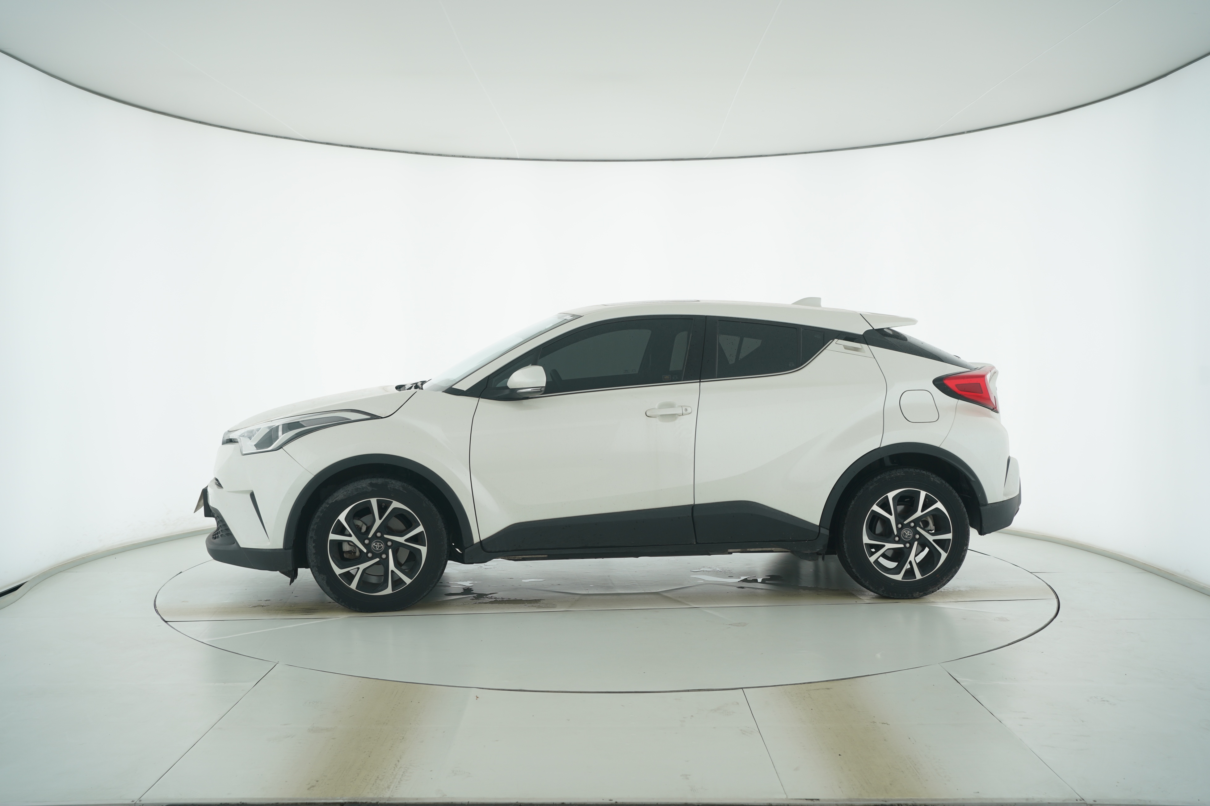 Toyota C-HR 2020 — фото 7