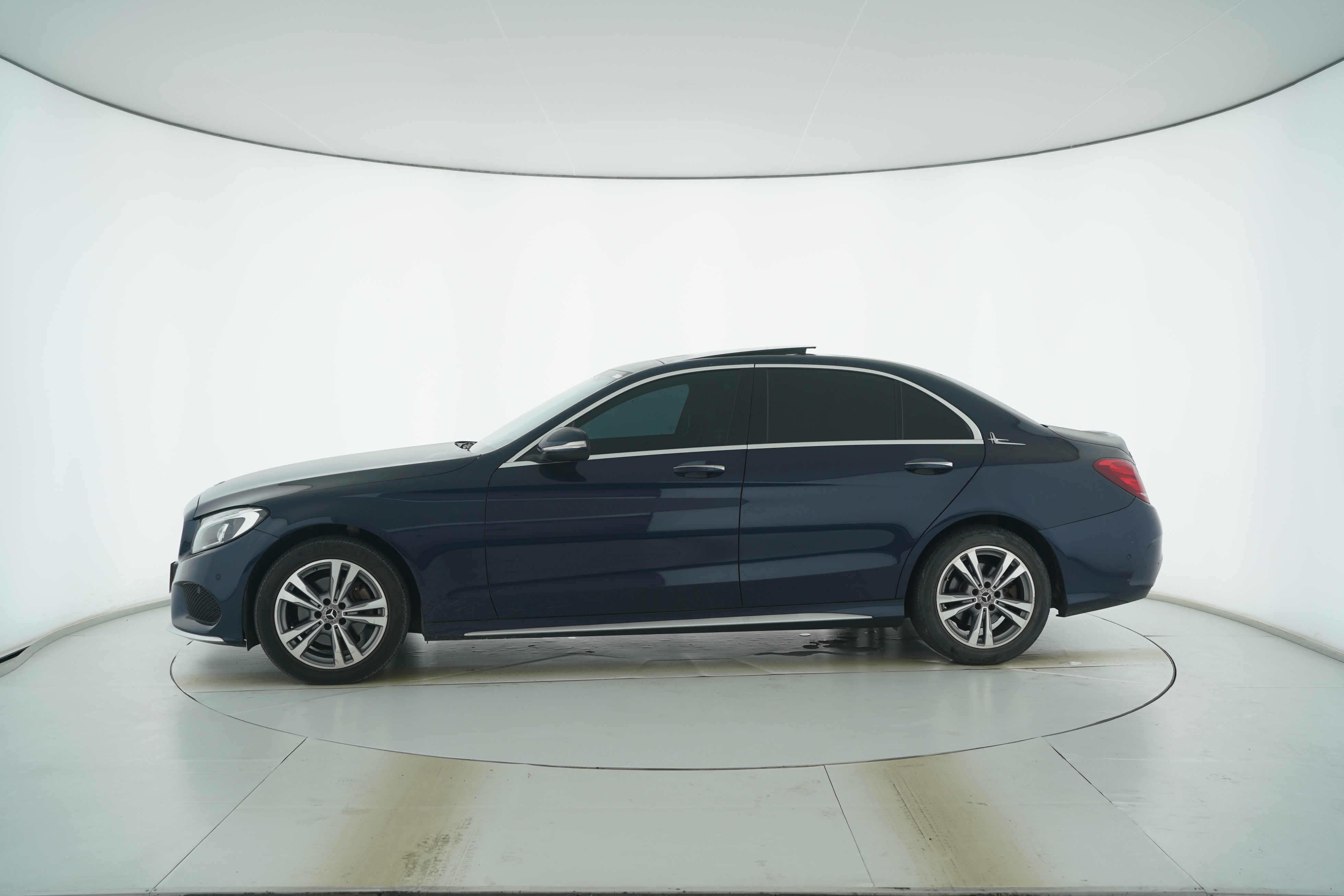 Mercedes Benz C-Class 2018 — фото 7