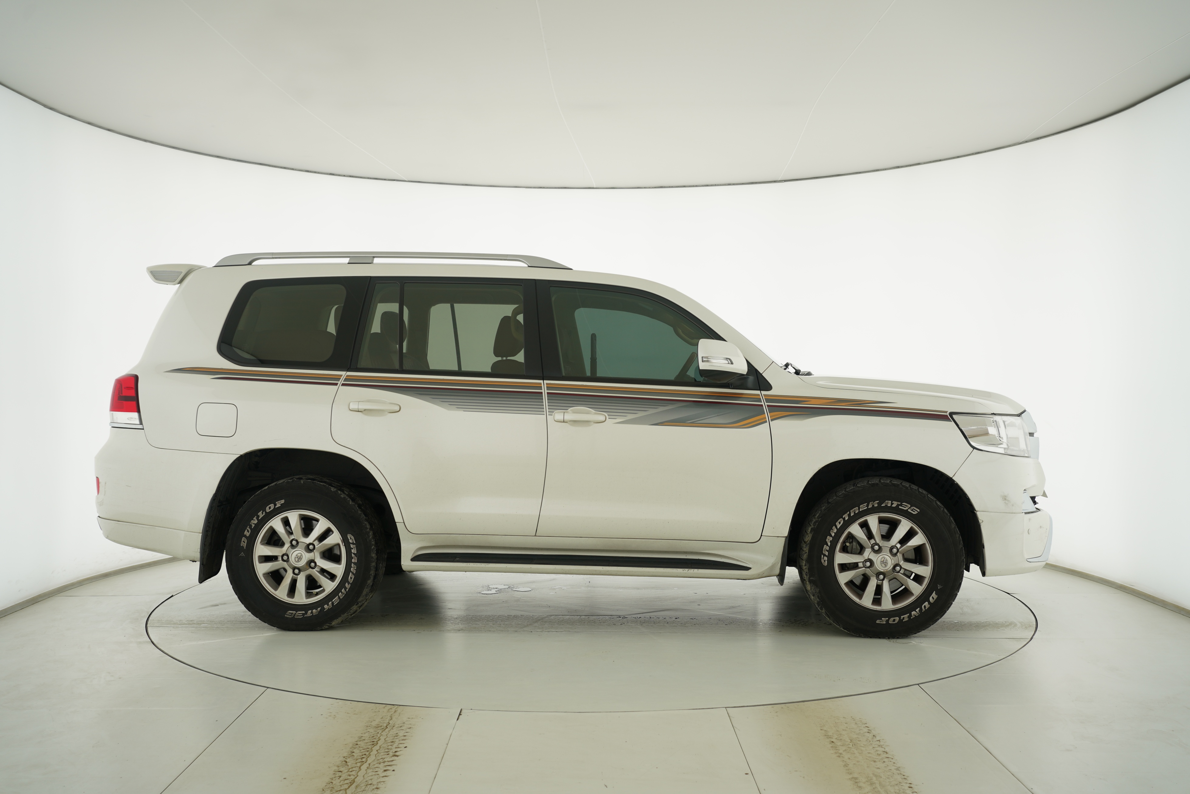 Toyota Land Cruiser (Imported) 2016 — фото 8