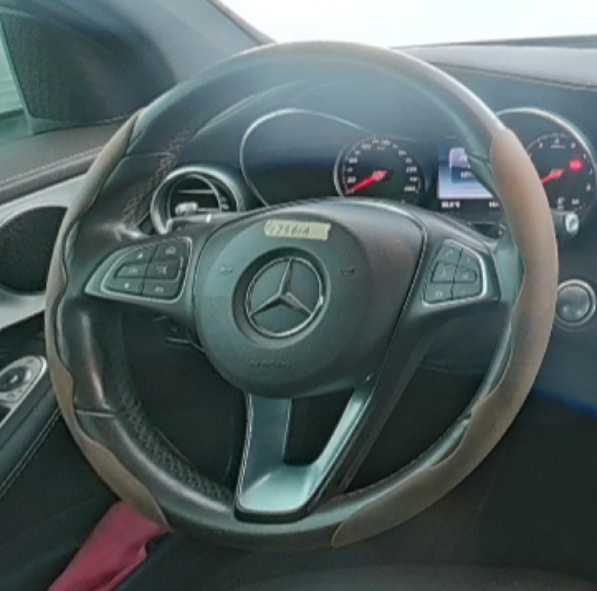 Mercedes Benz GLC 2018 — фото 10