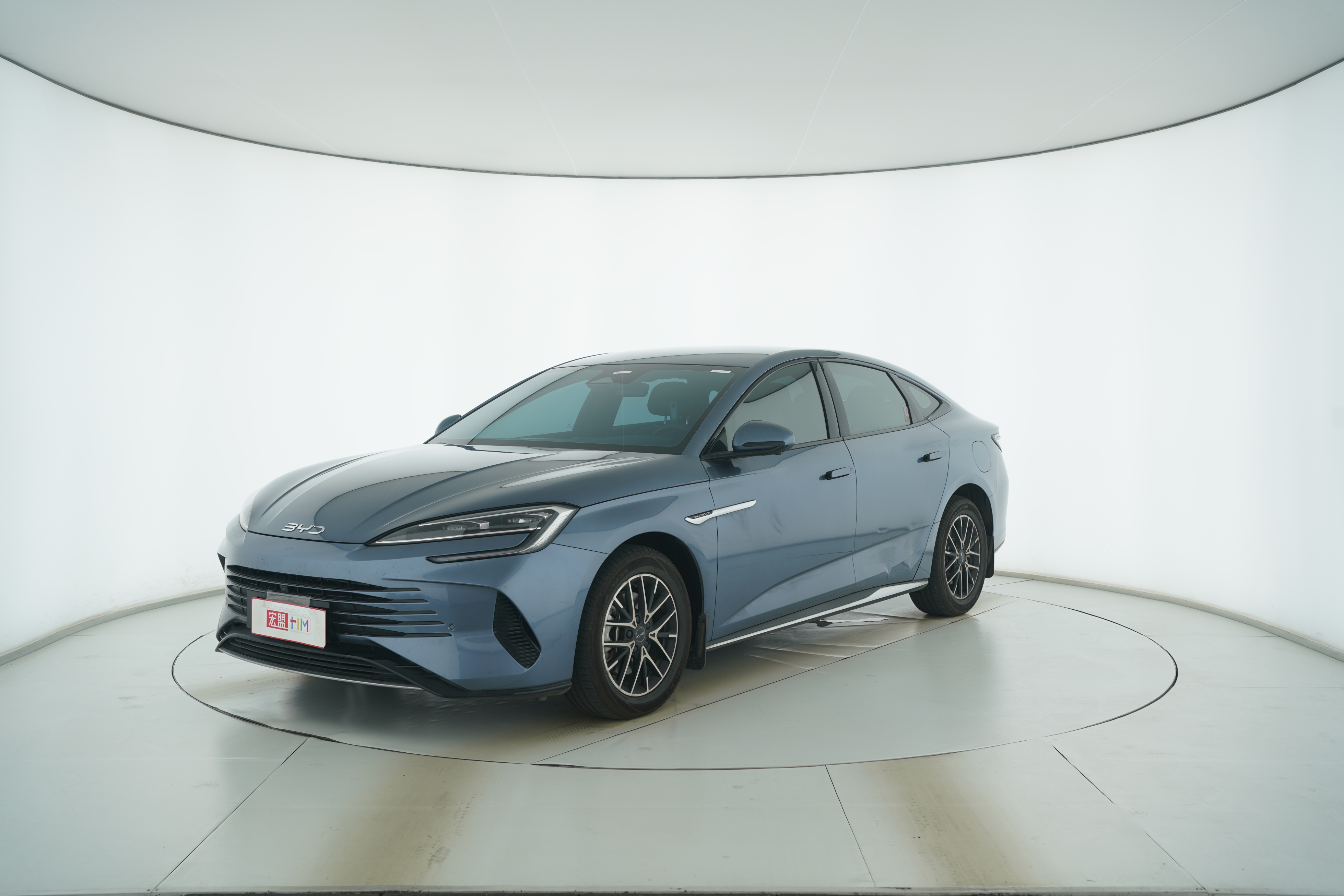 BYD Seal 07DM-i 2025 — фото 1