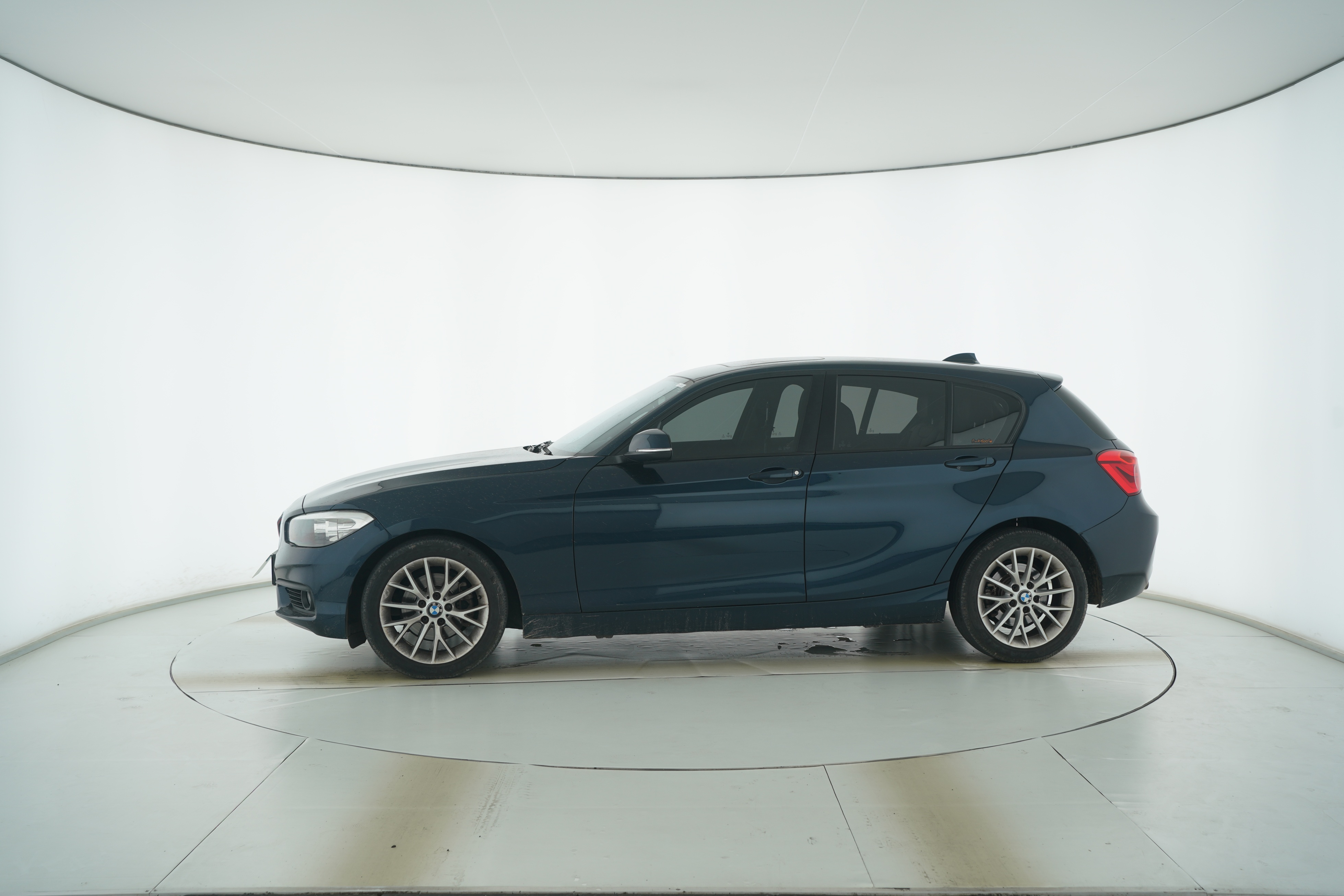 BMW 1 Series (Import) 2018 — фото 7