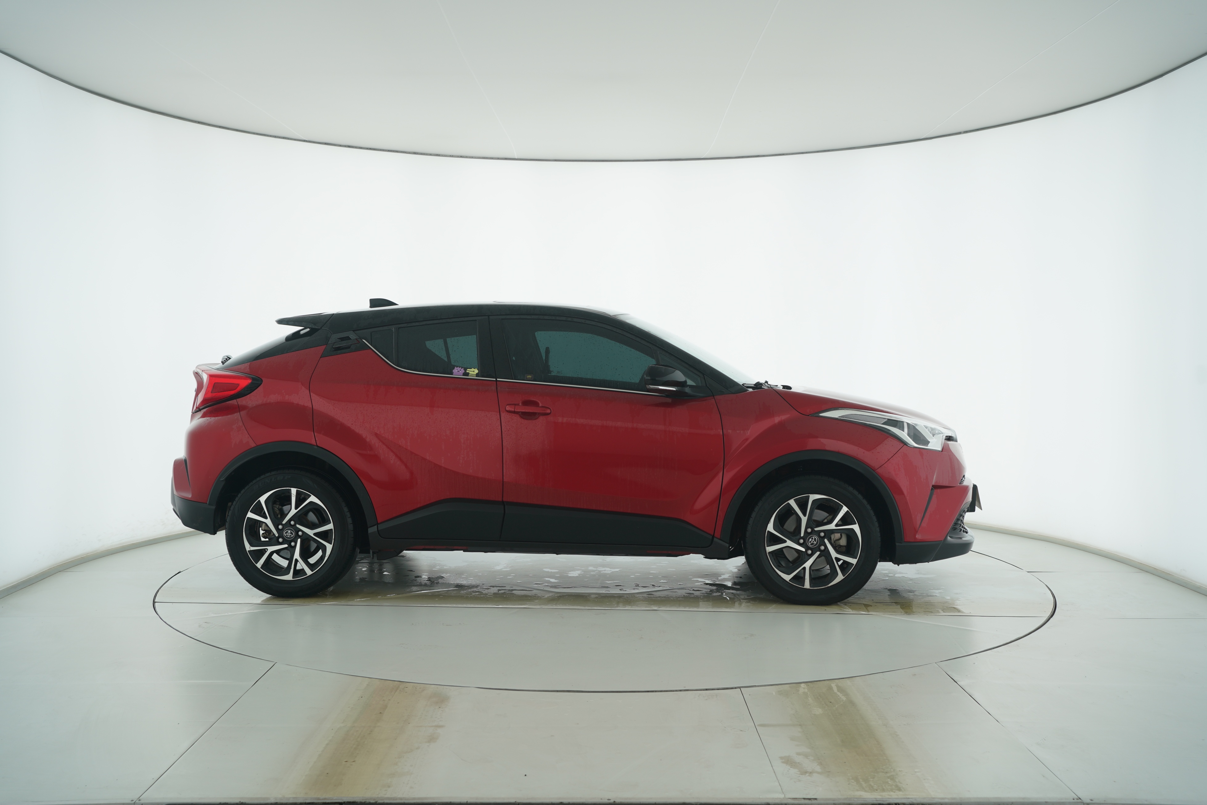 Toyota C-HR 2020 — фото 8