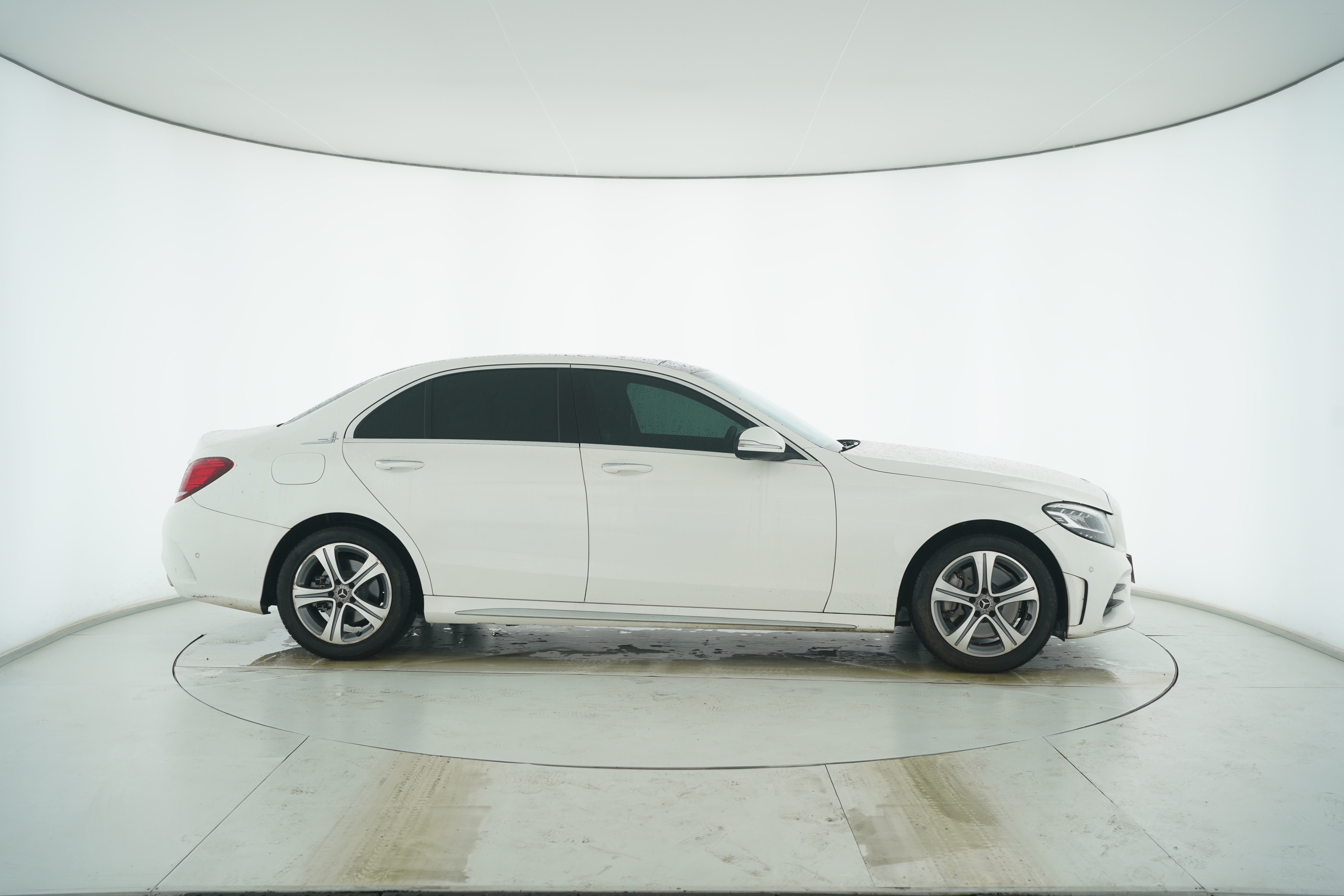 Mercedes Benz C-Class 2019 — фото 8