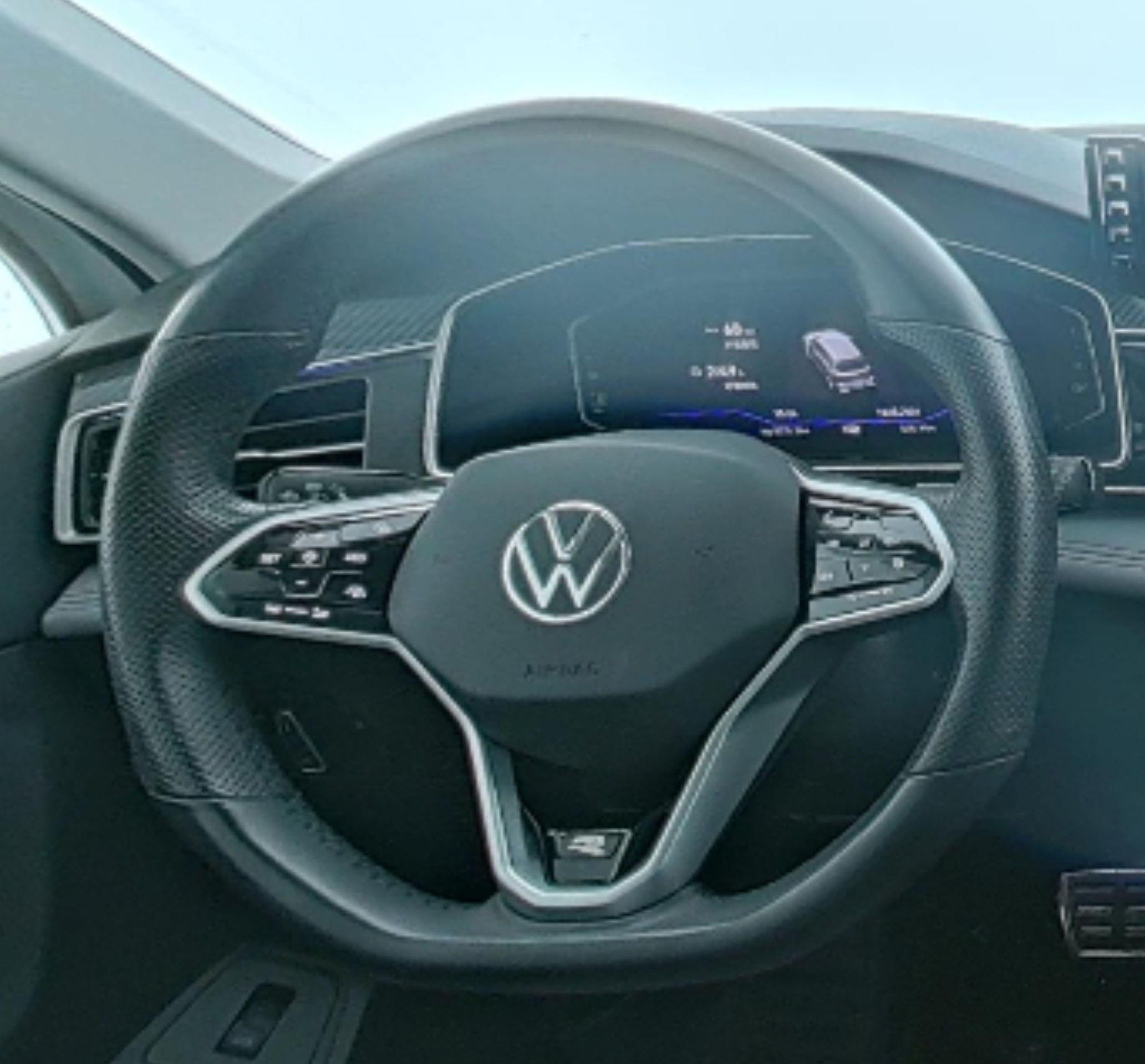 Volkswagen Tiguan L 2023 — фото 10