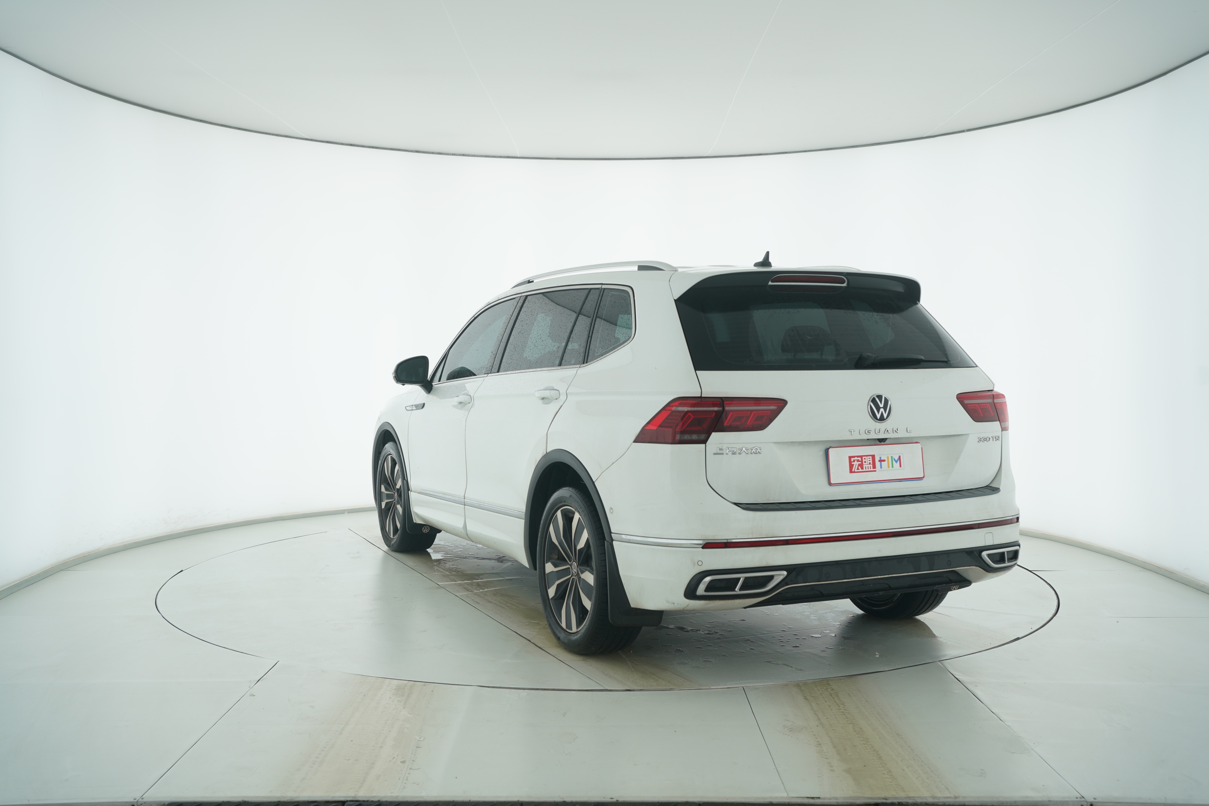 Volkswagen Tiguan L 2023 — фото 3