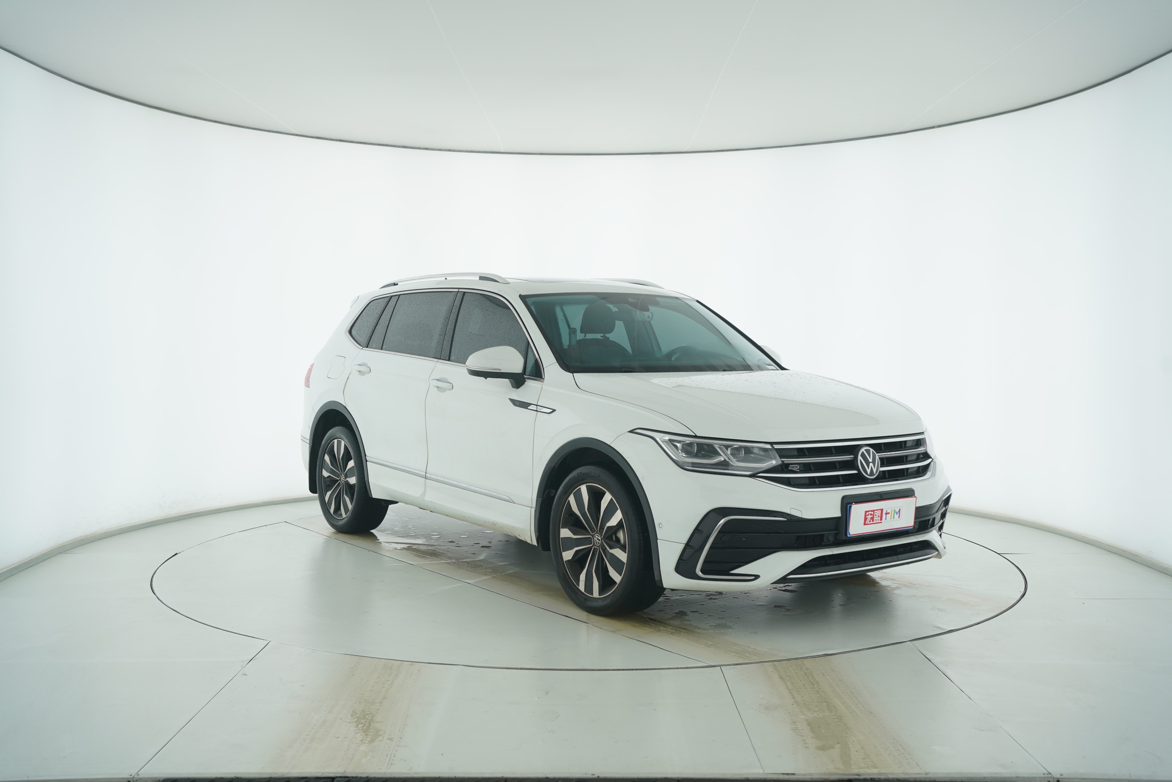 Volkswagen Tiguan L 2023 — фото 2