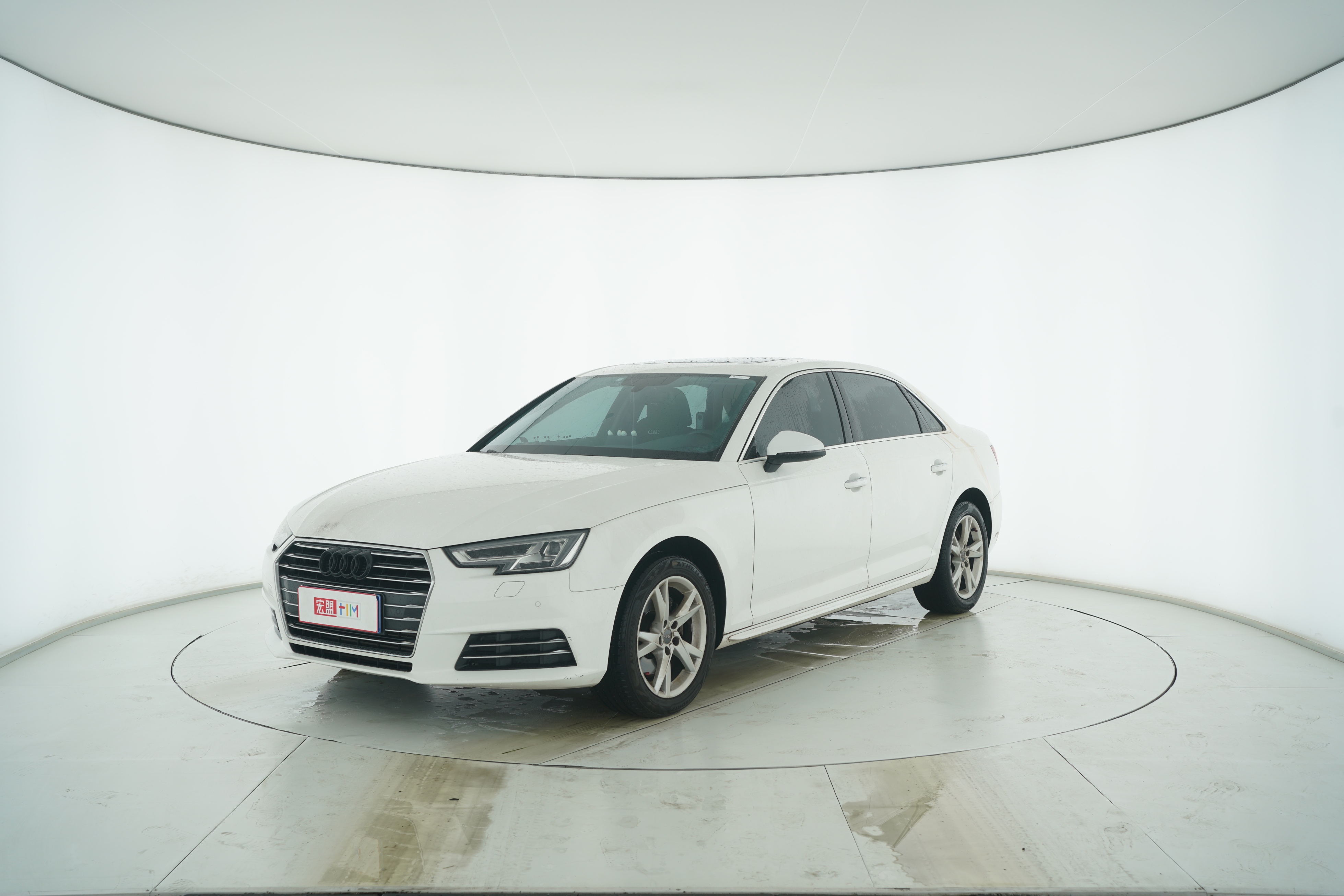 Audi A4L 2018 — фото 1
