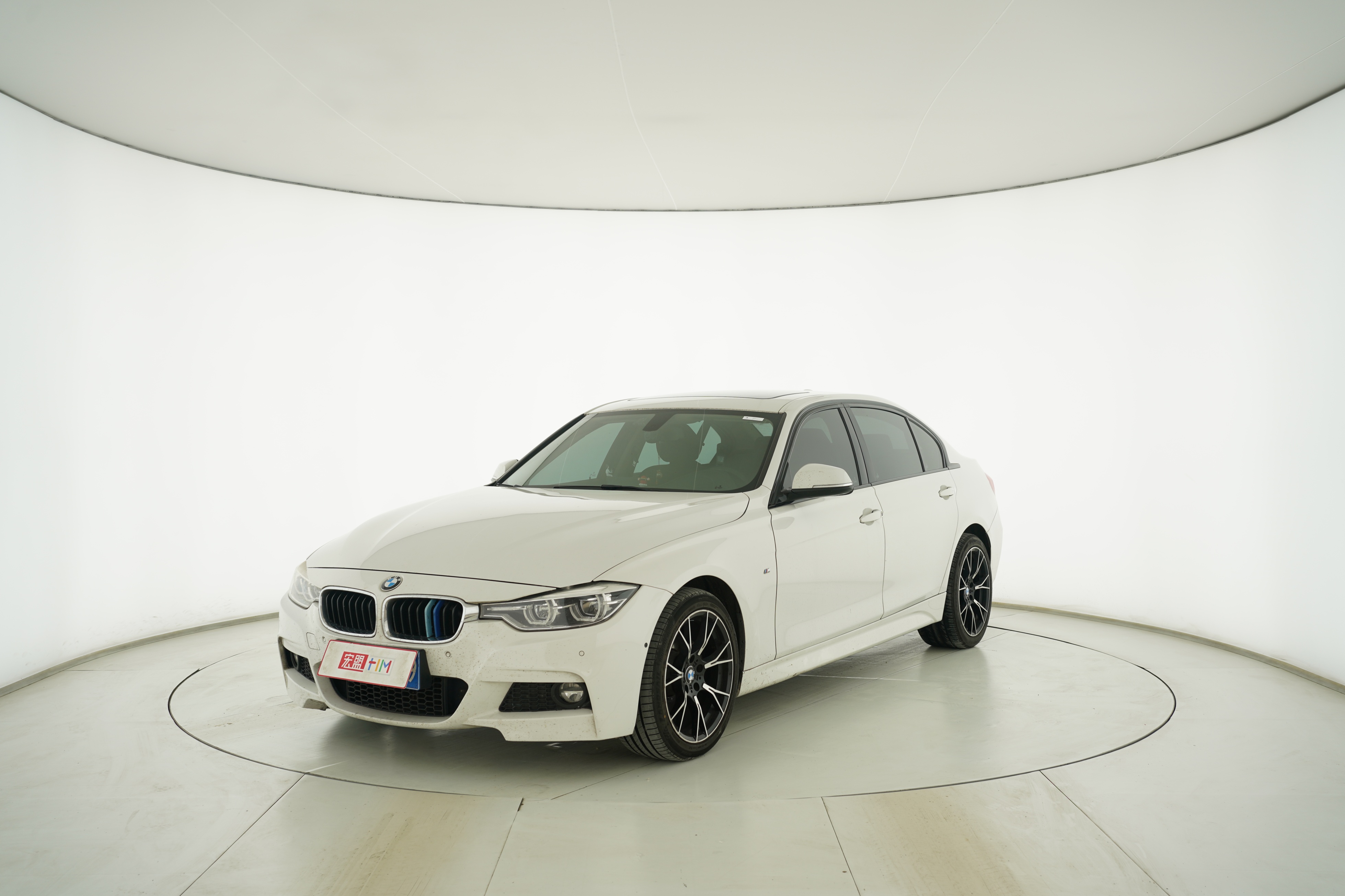 BMW 3 Series 2019 — фото 1