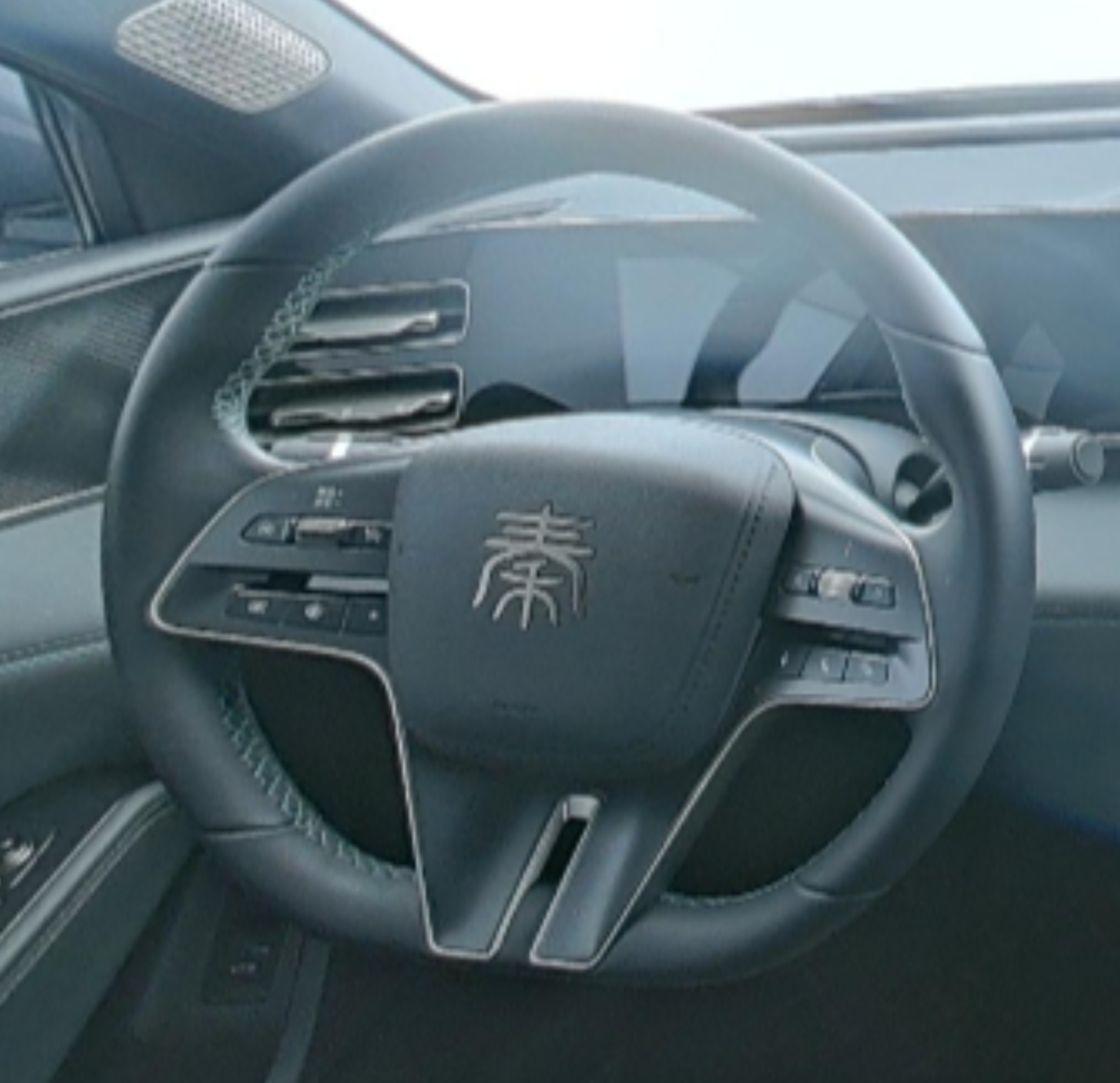 BYD QIN PLUS Hybrid 2024 — фото 10