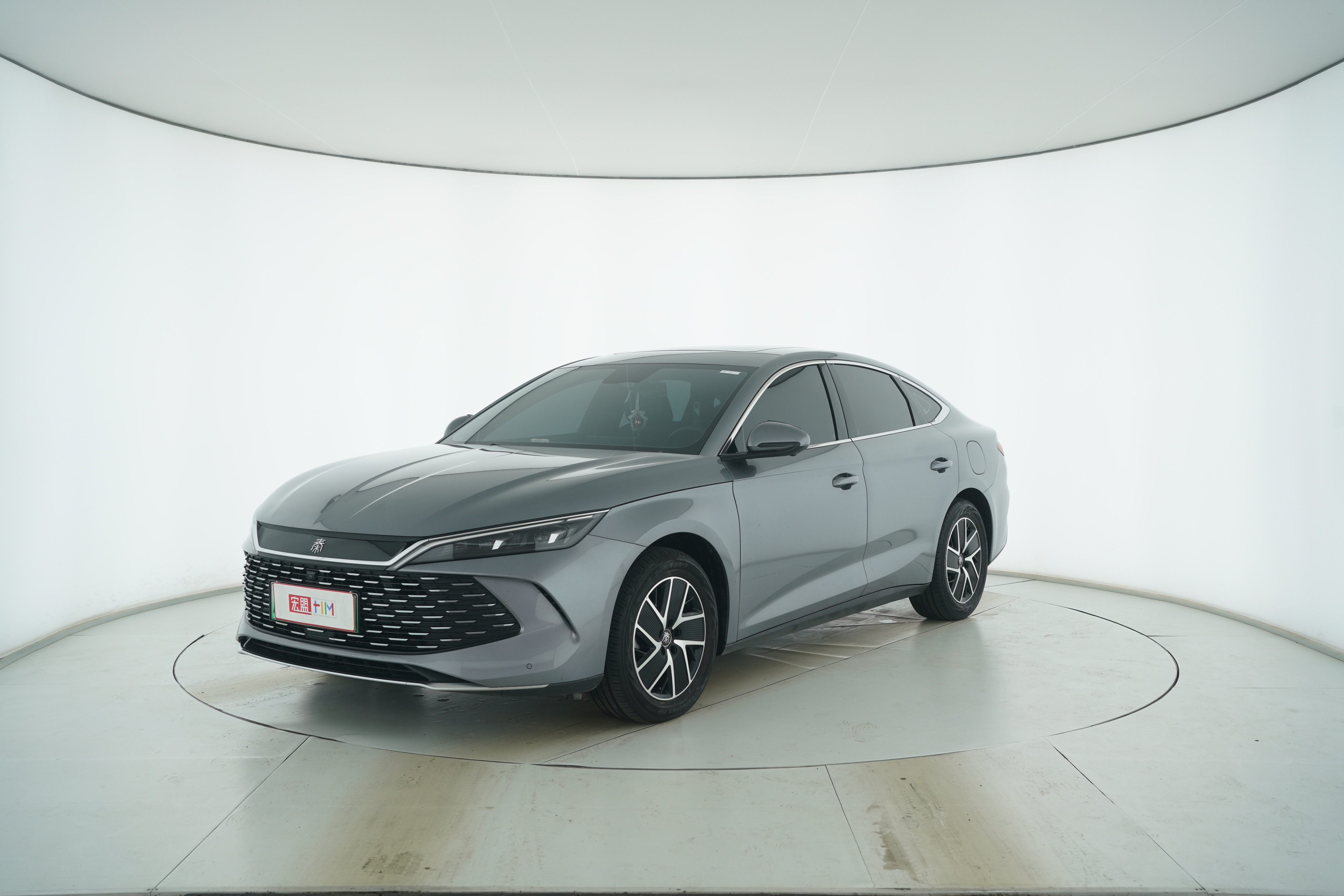 BYD QIN PLUS Hybrid 2024 — фото 1