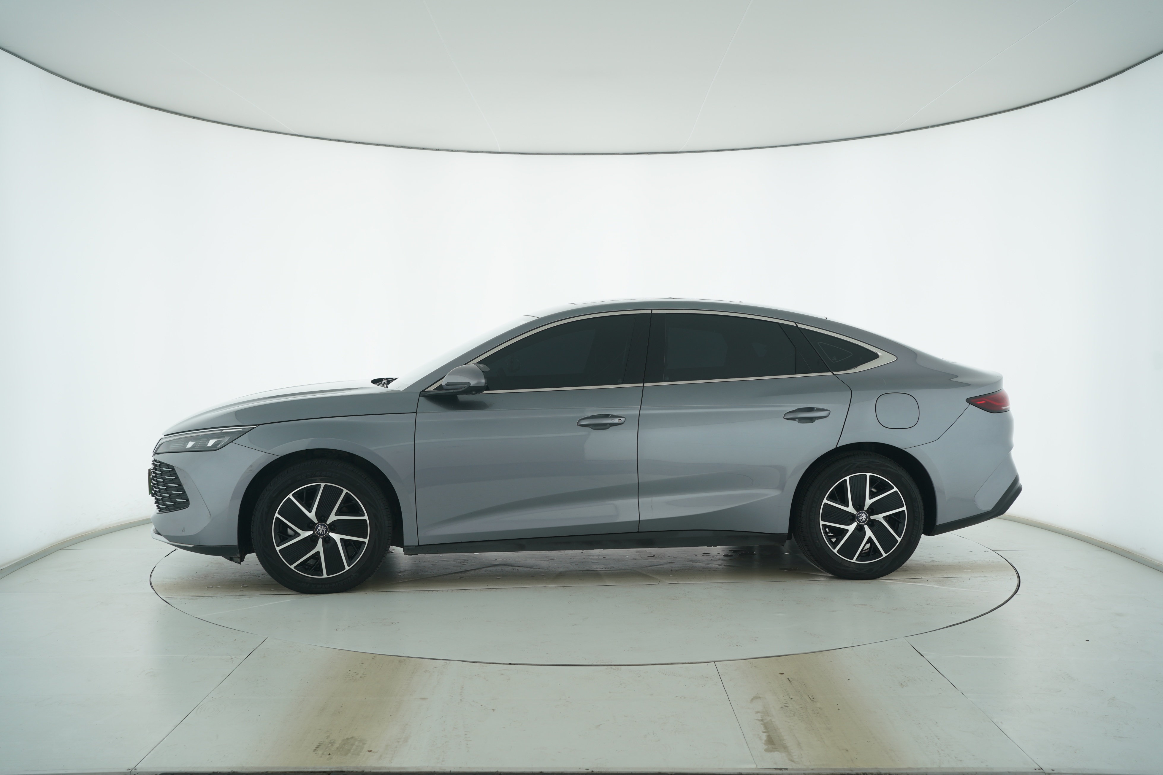 BYD QIN PLUS Hybrid 2024 — фото 7
