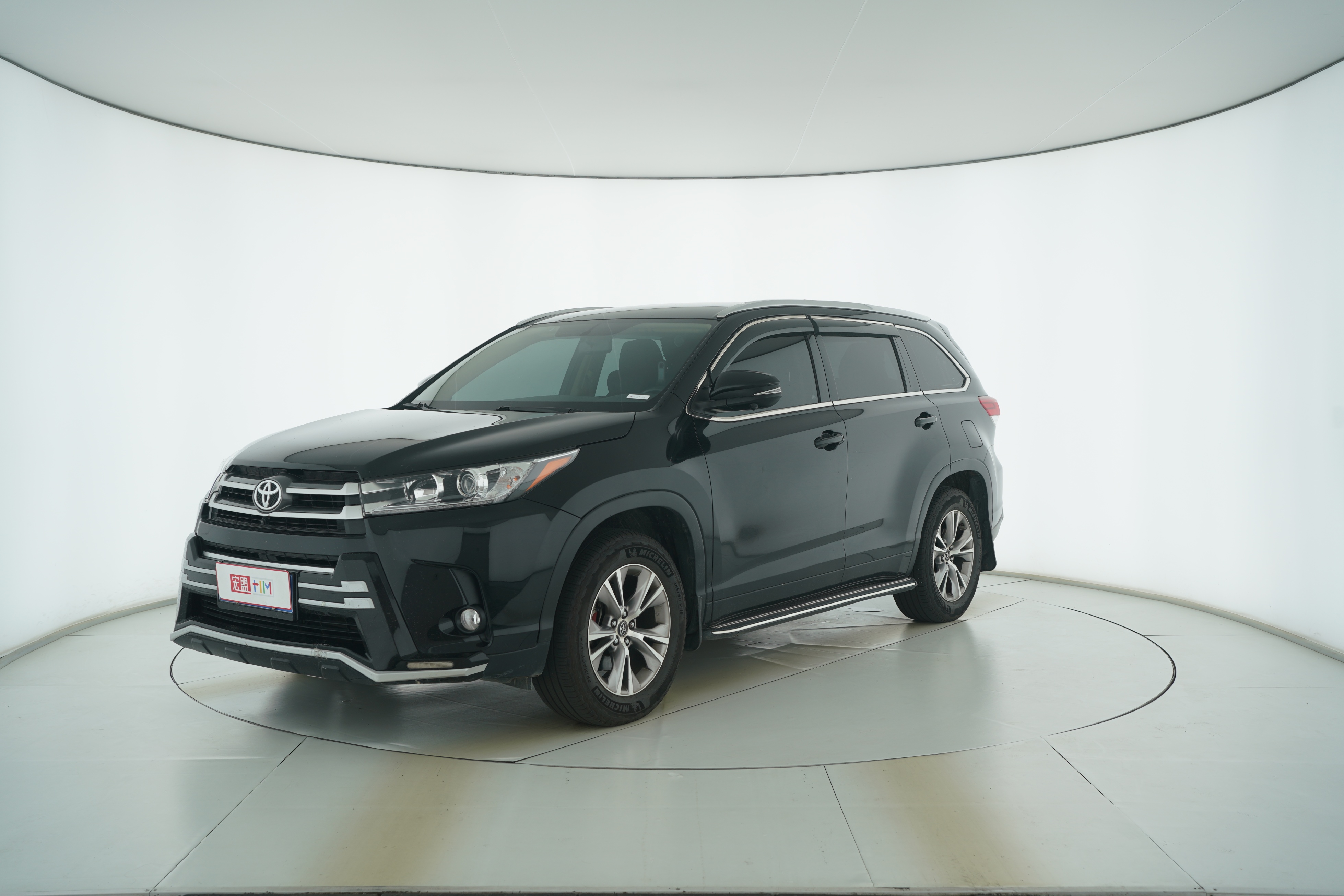 Toyota Highlander 2023 — фото 1