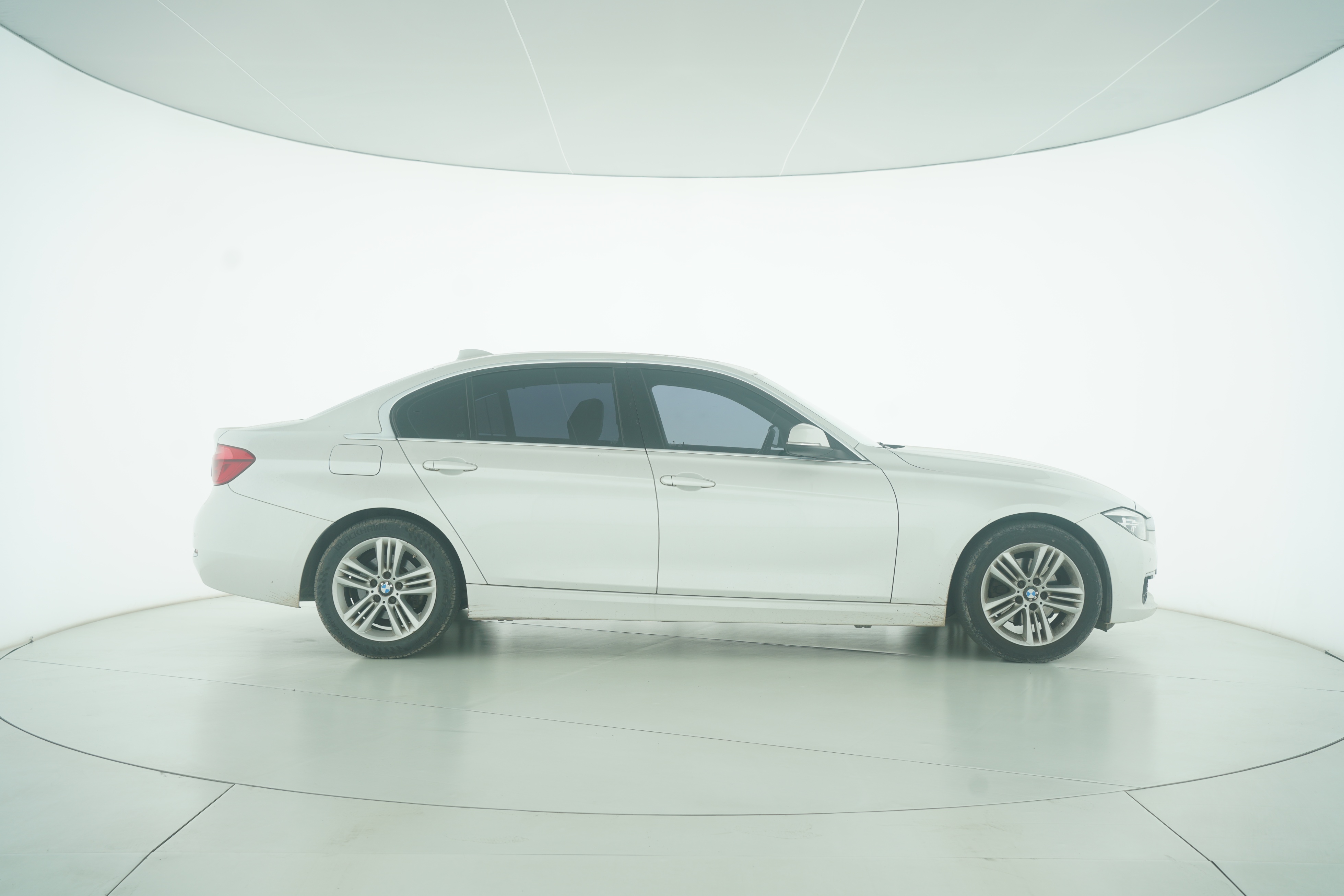 BMW 3 Series 2016 — фото 8