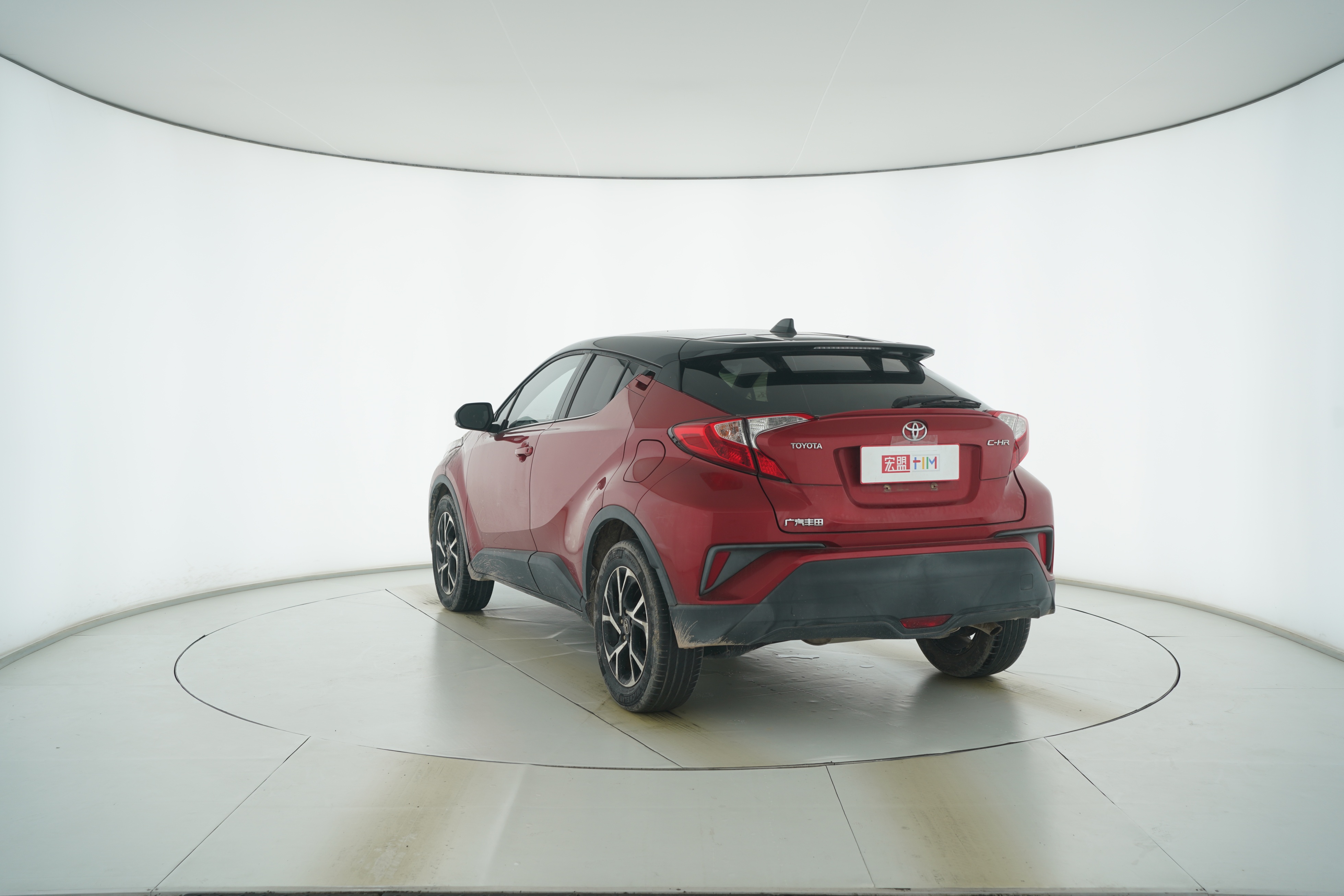 Toyota C-HR 2018 — фото 3