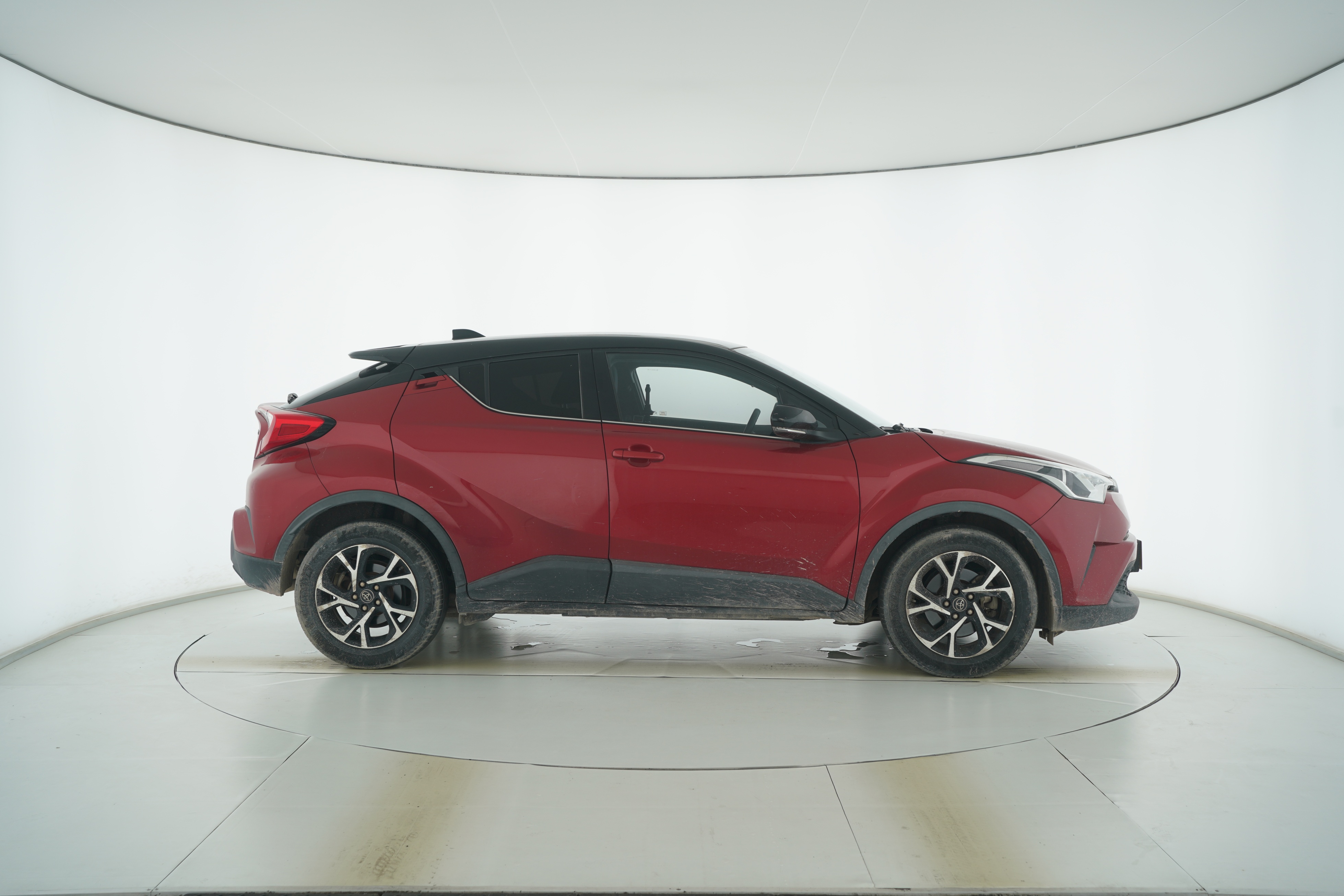 Toyota C-HR 2018 — фото 8