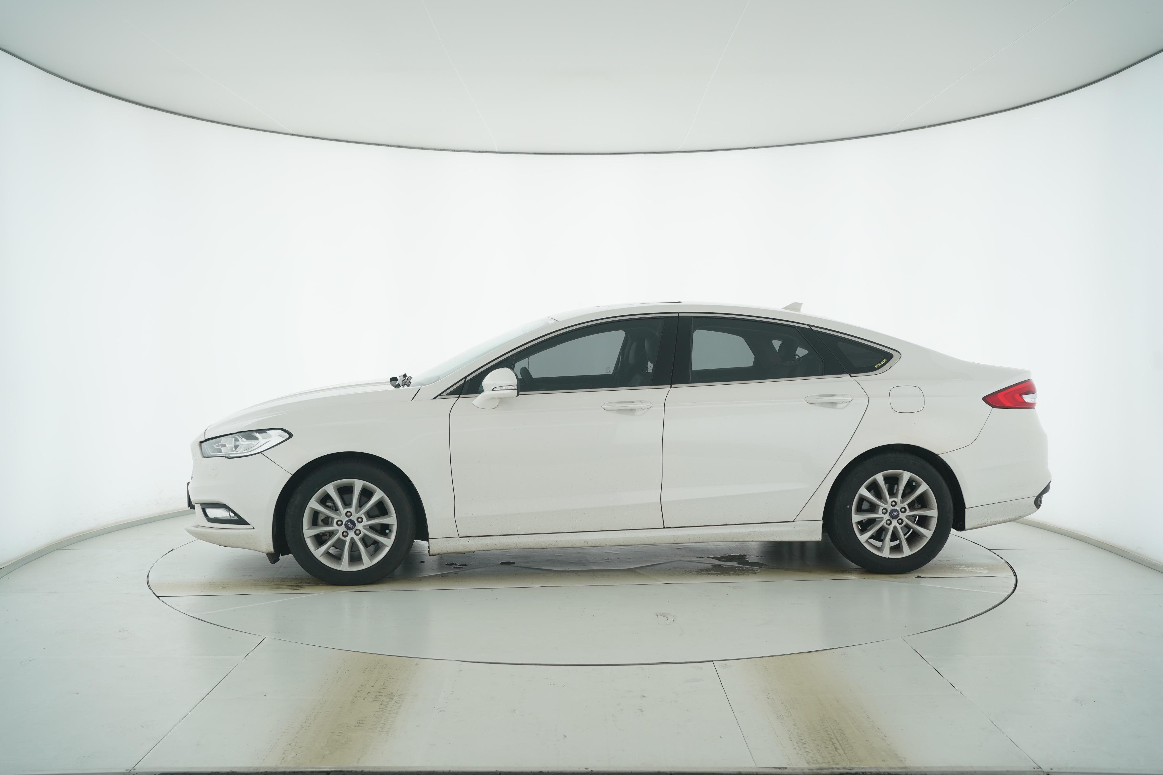 Ford Mondeo 2018 — фото 7
