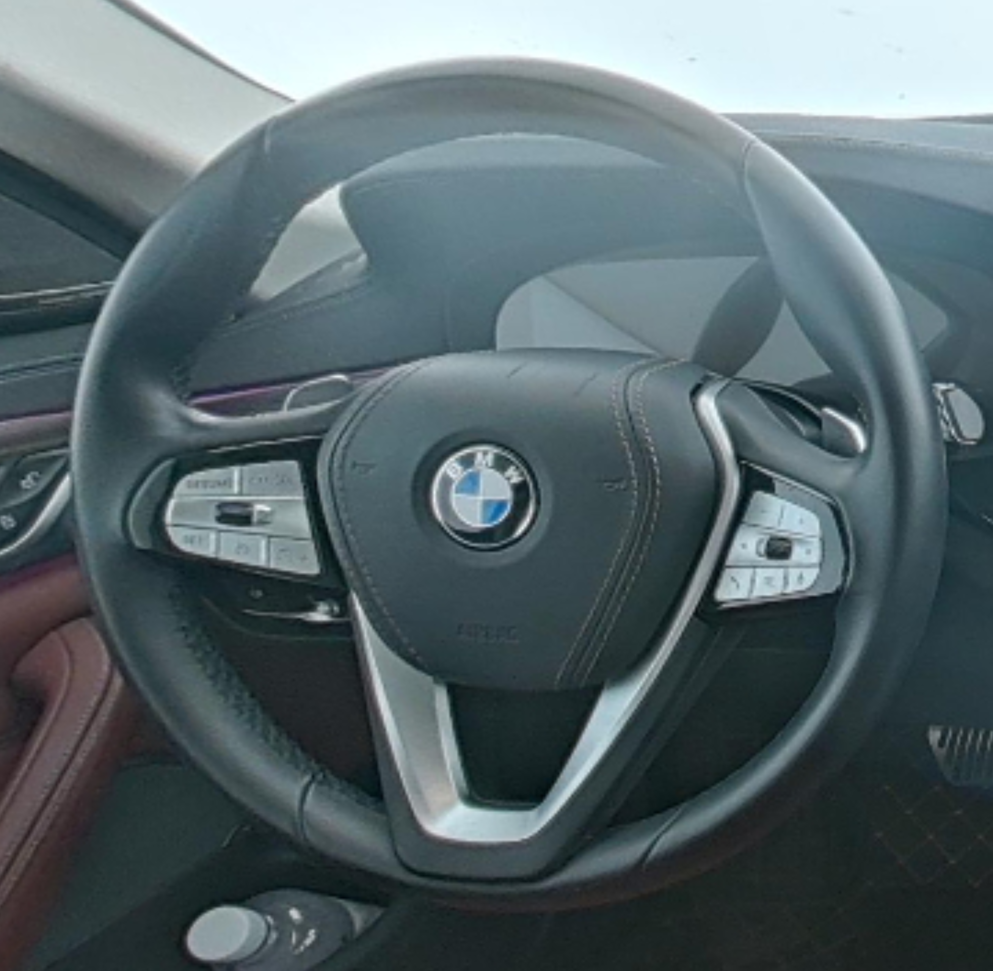 BMW 5 Series 2023 — фото 10