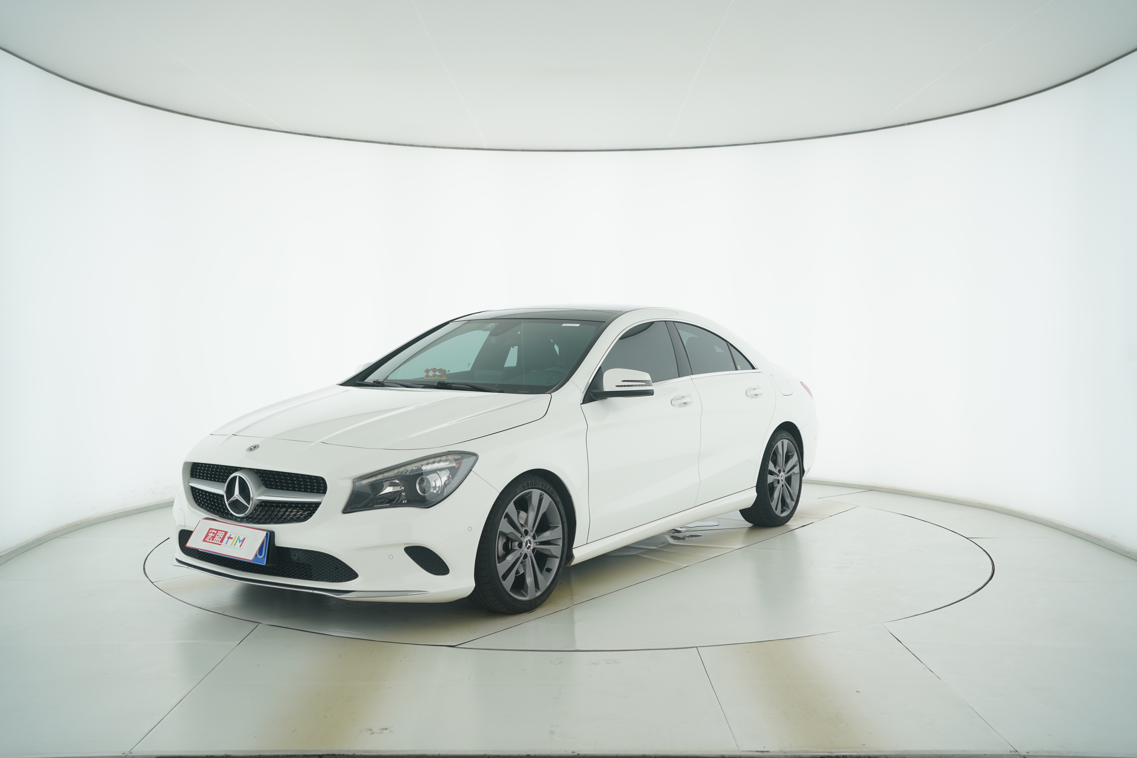 Mercedes Benz GLA-Class 2018 — фото 1