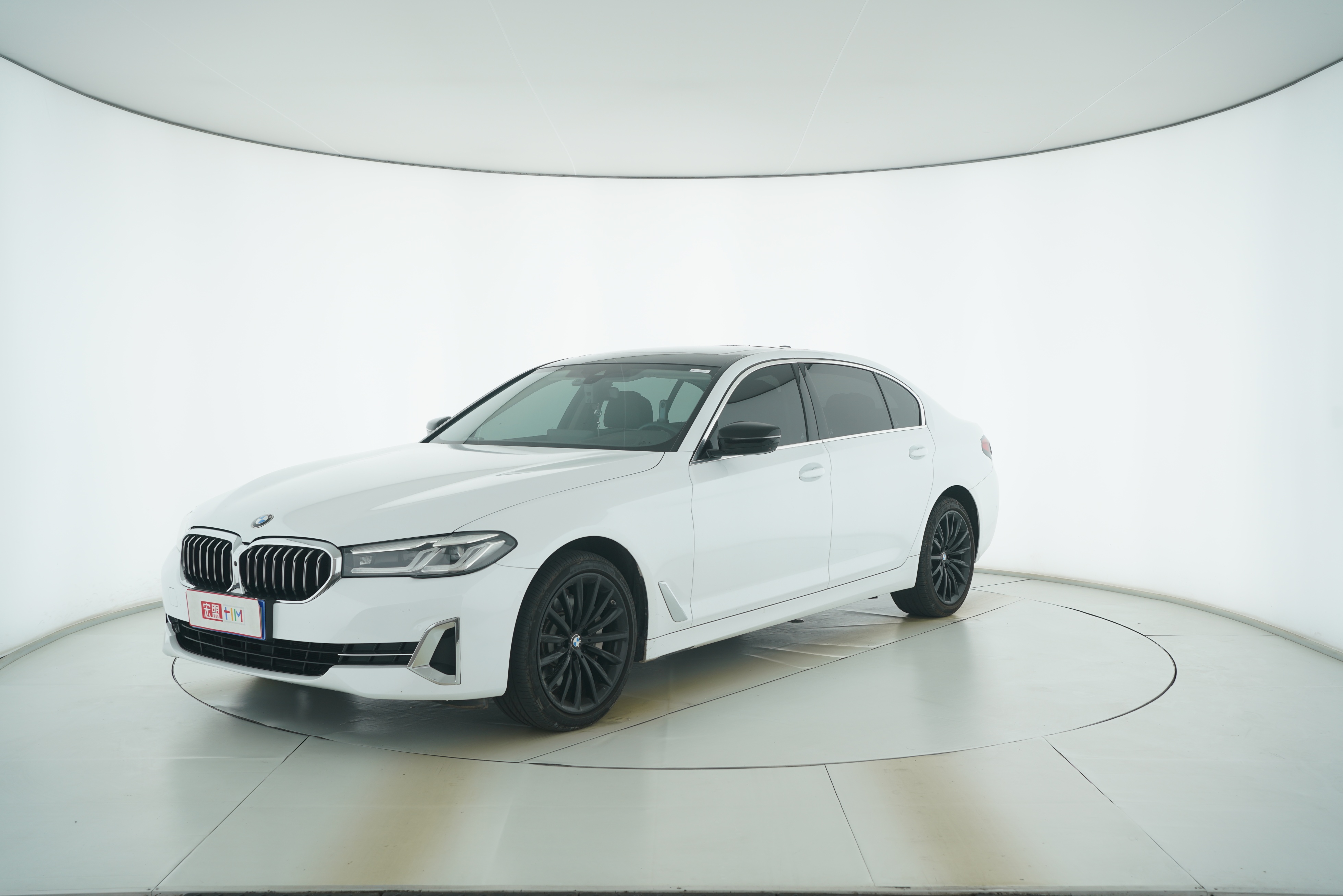BMW 5 Series 2023 — фото 1