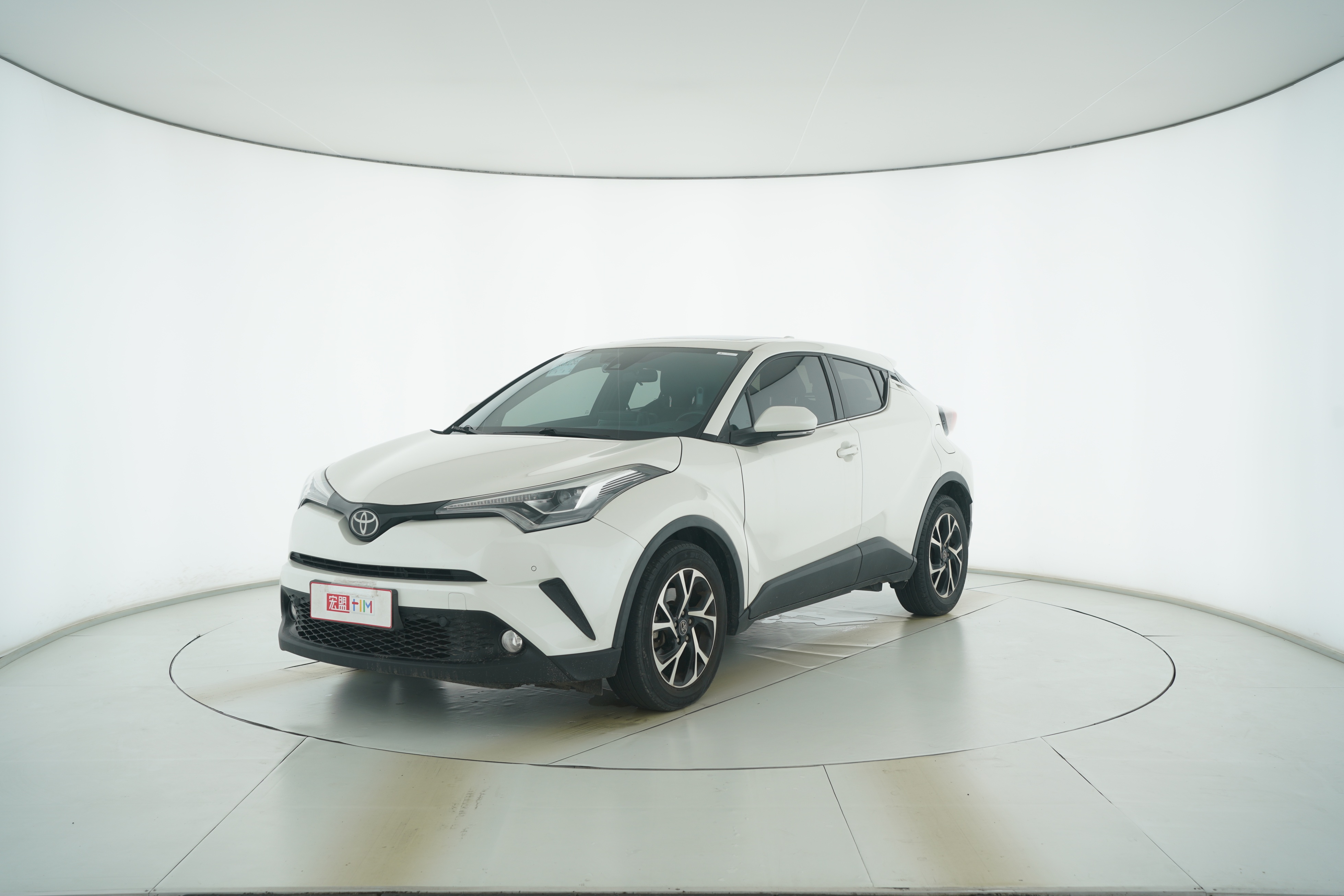Toyota C-HR 2020 — фото 1