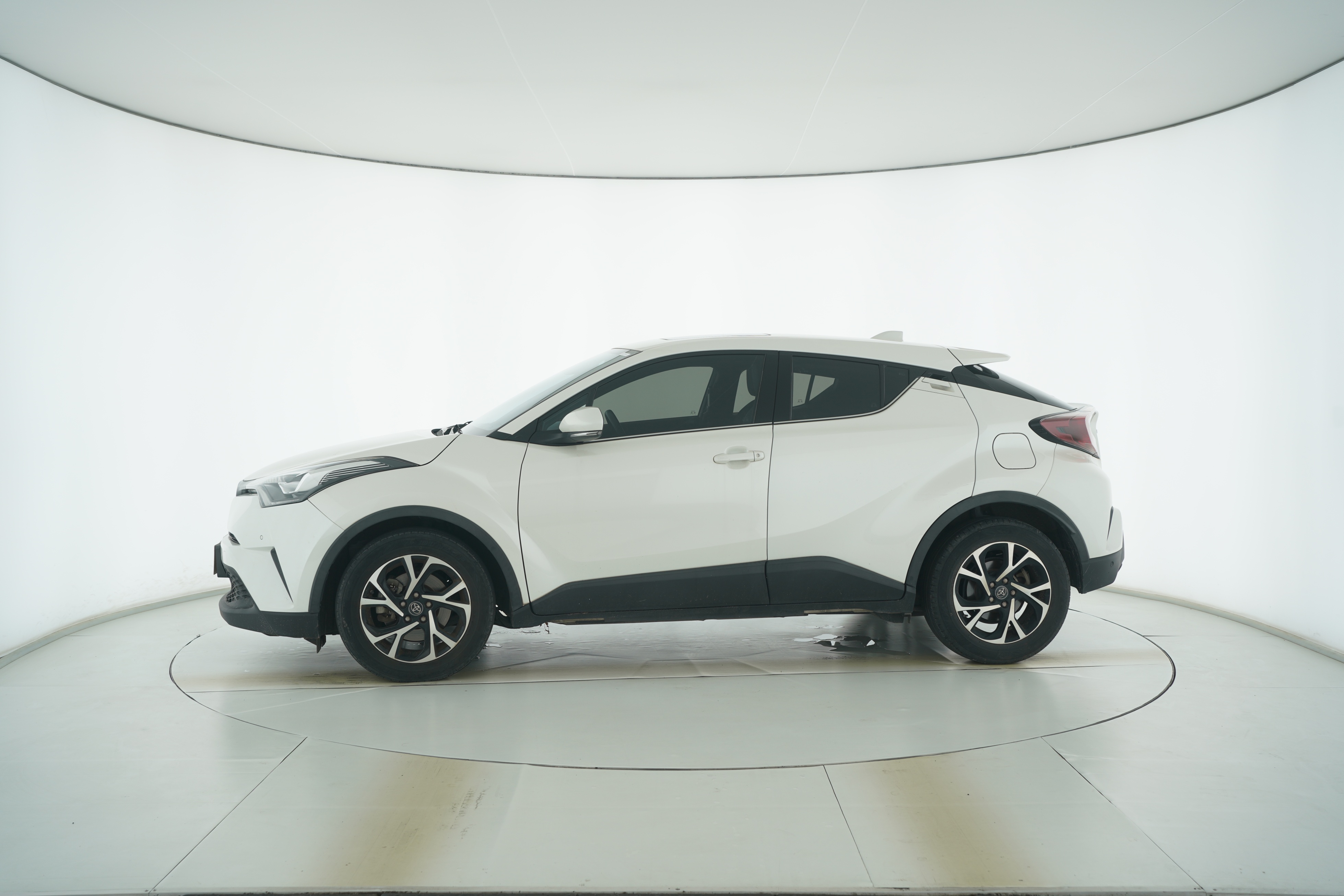Toyota C-HR 2020 — фото 7