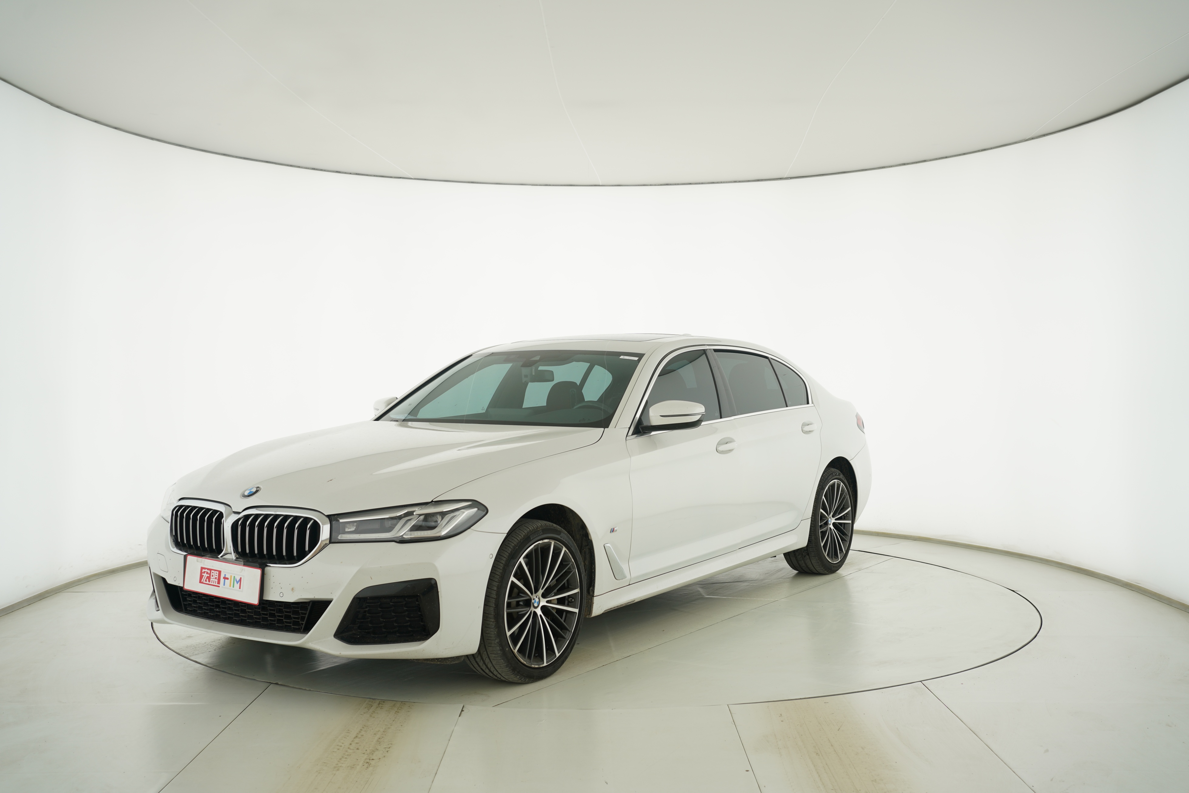 BMW 5 Series 2023 — фото 1
