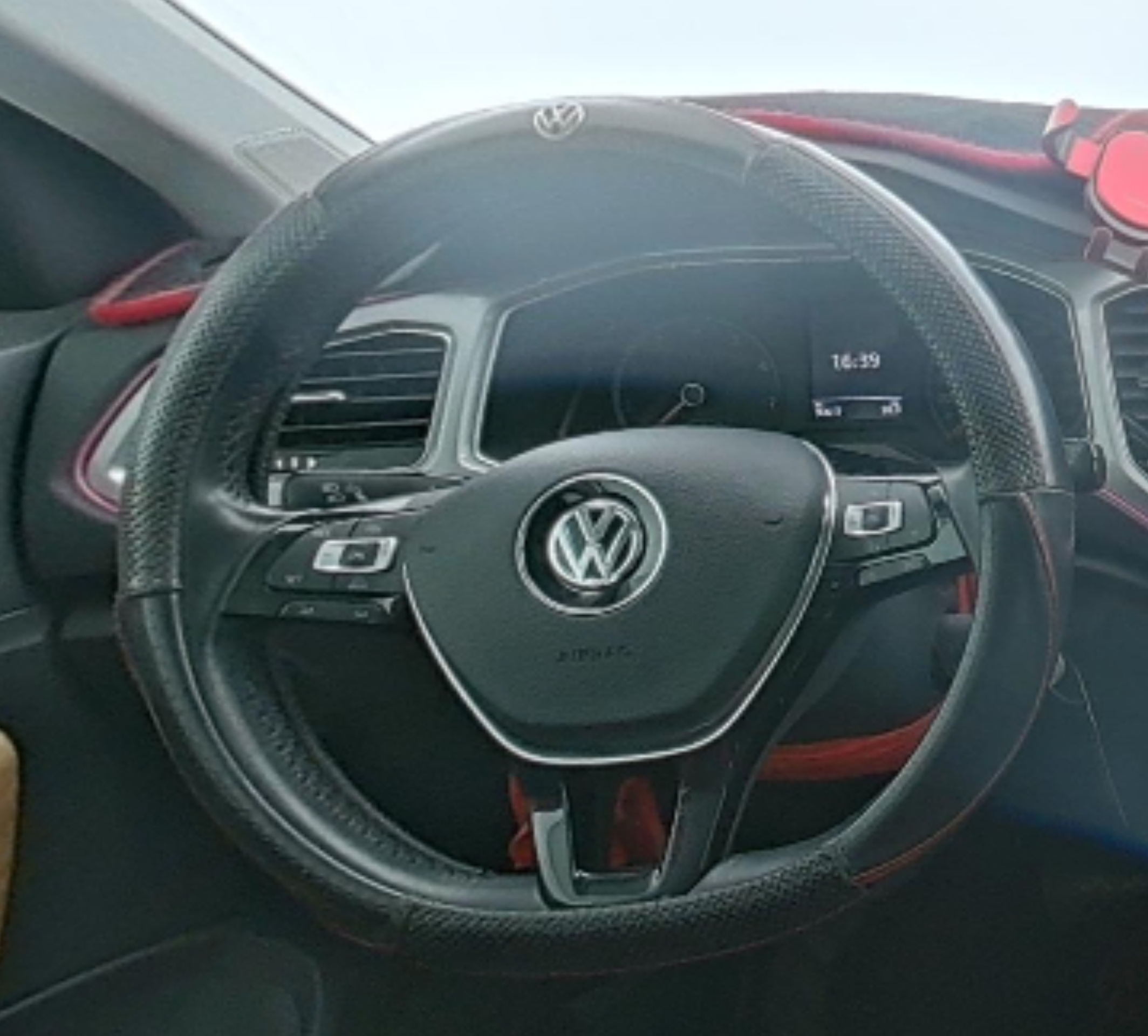 Volkswagen T-ROC 2019 — фото 10