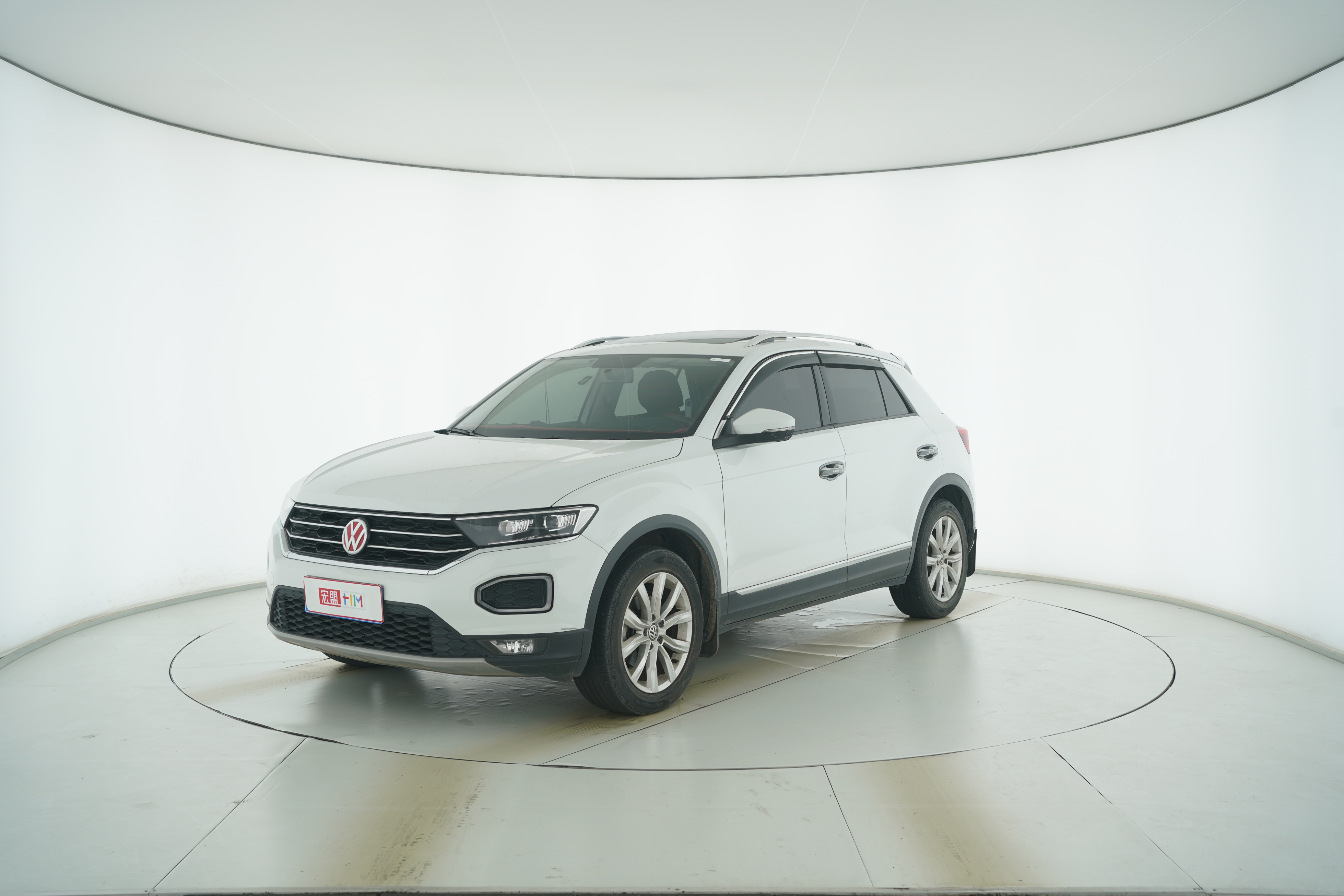 Volkswagen T-ROC 2019 — фото 1