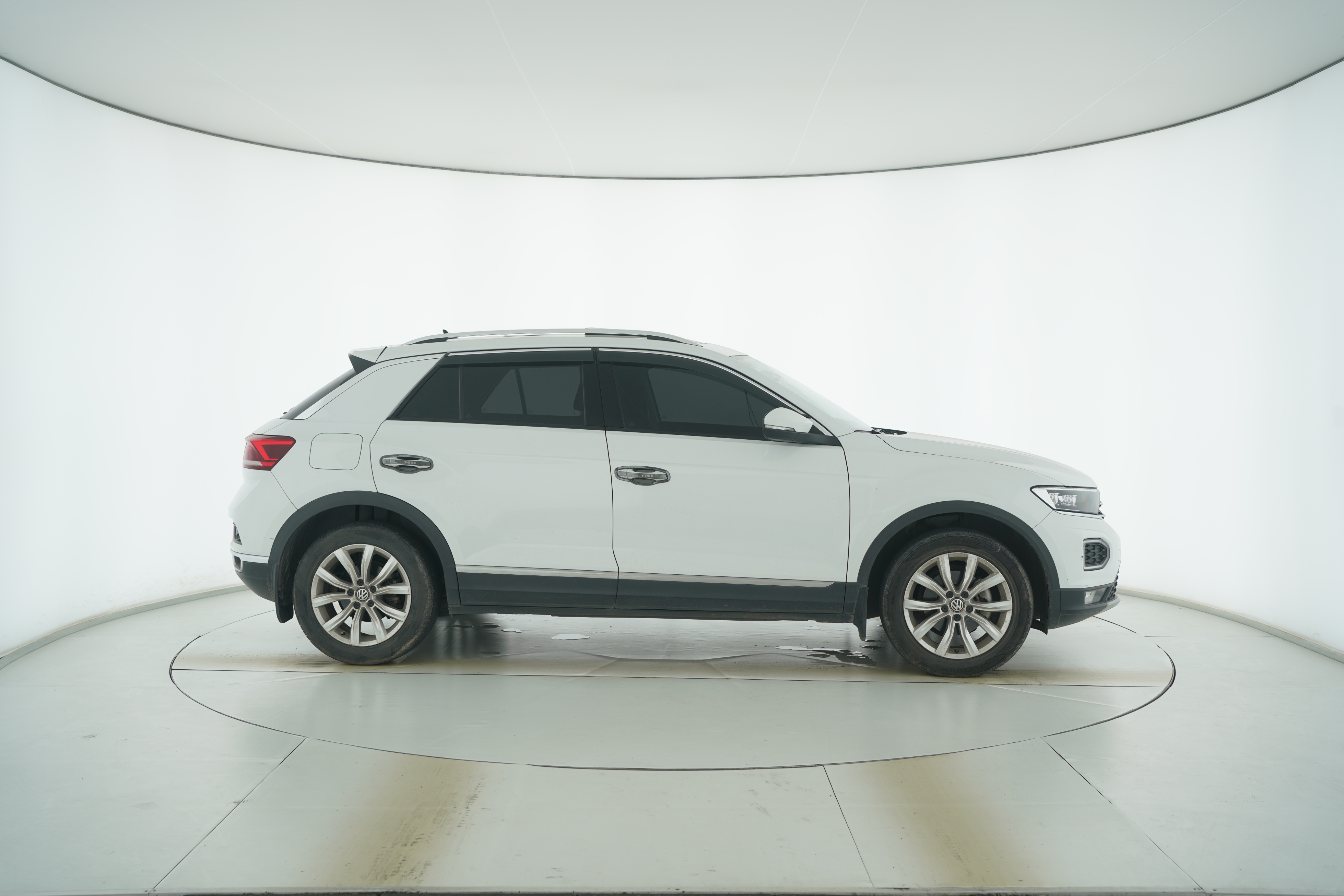 Volkswagen T-ROC 2019 — фото 8
