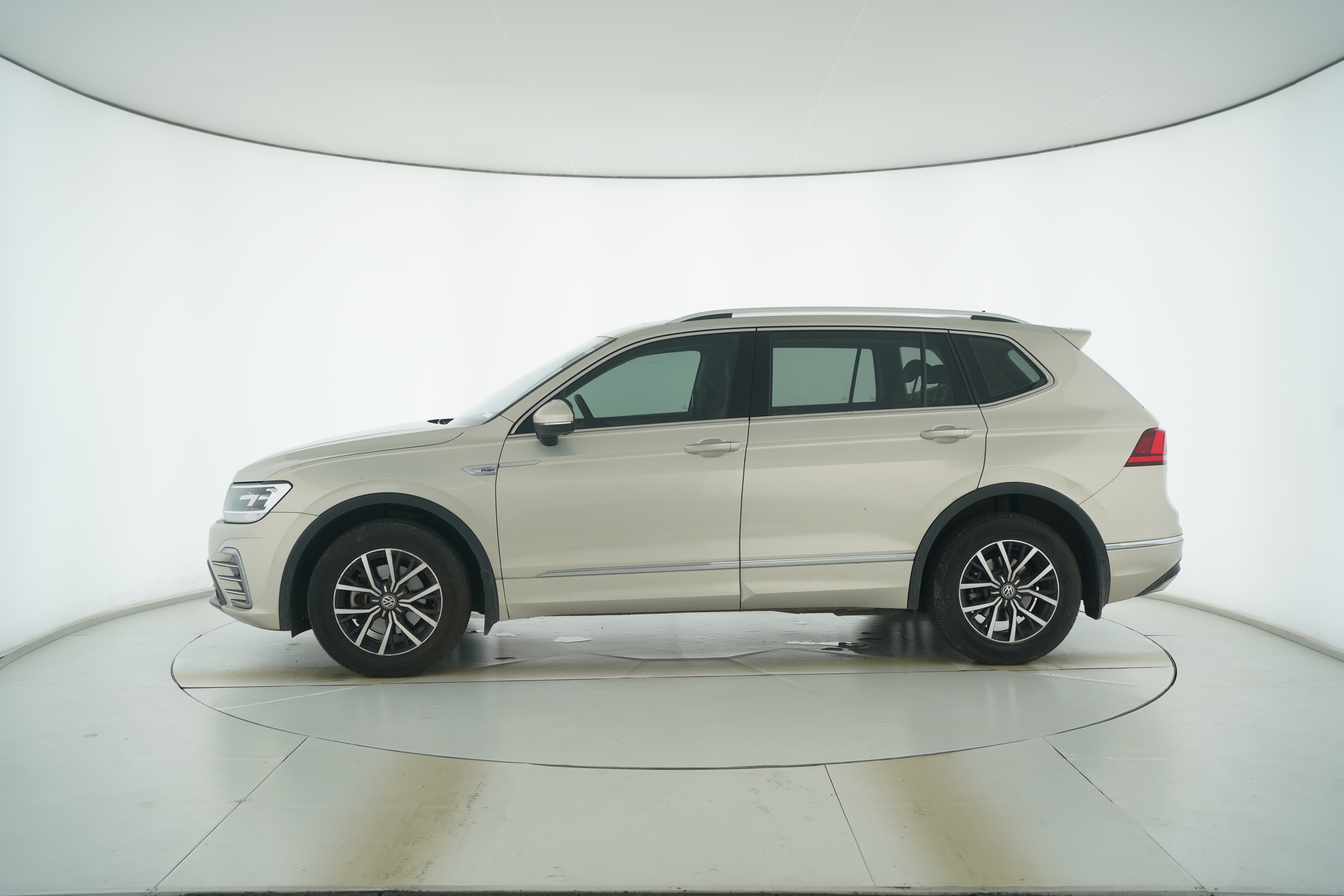 Volkswagen Tiguan L Plug-in Hybrid 2019 — фото 7