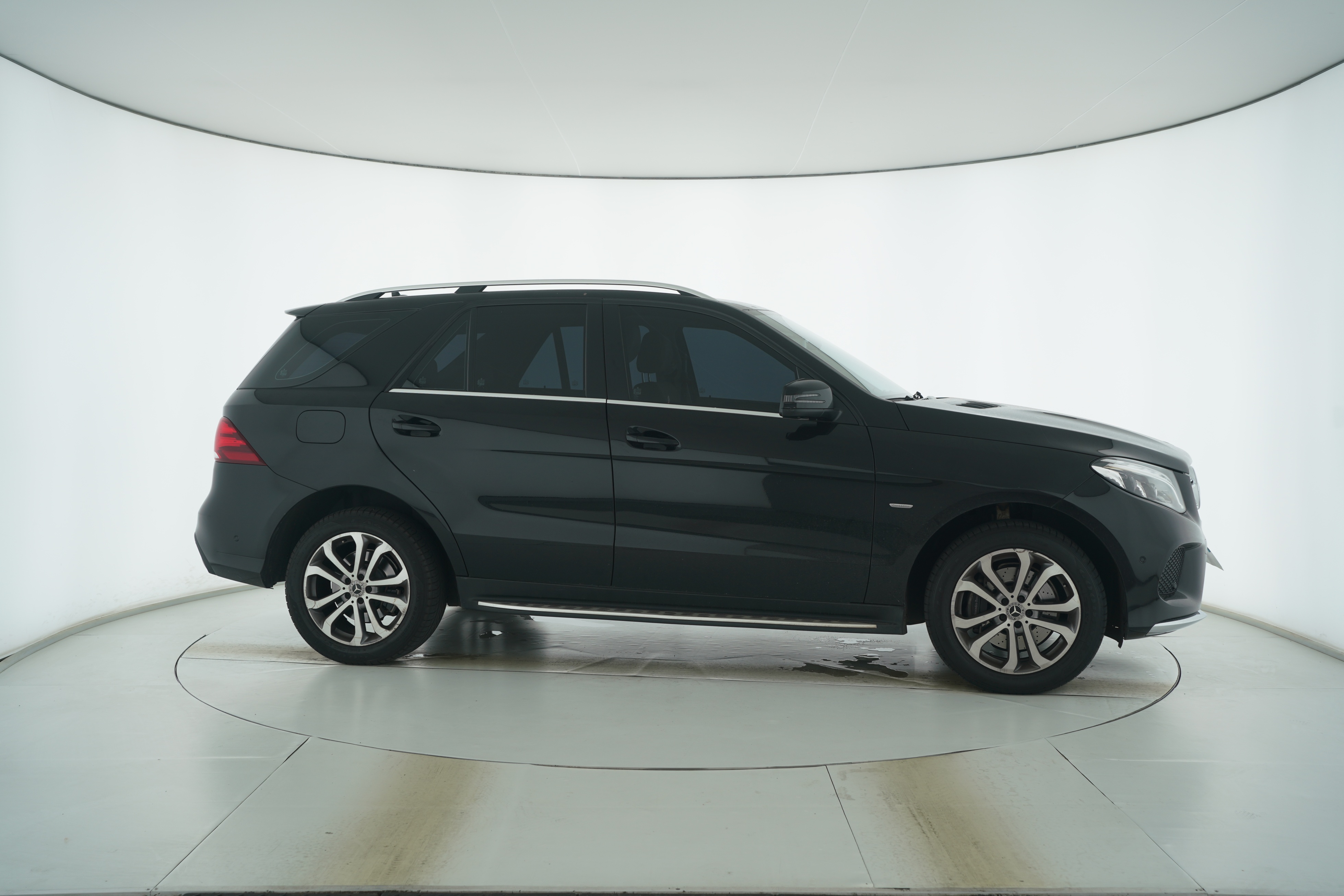 Mercedes Benz GLE 2018 — фото 8