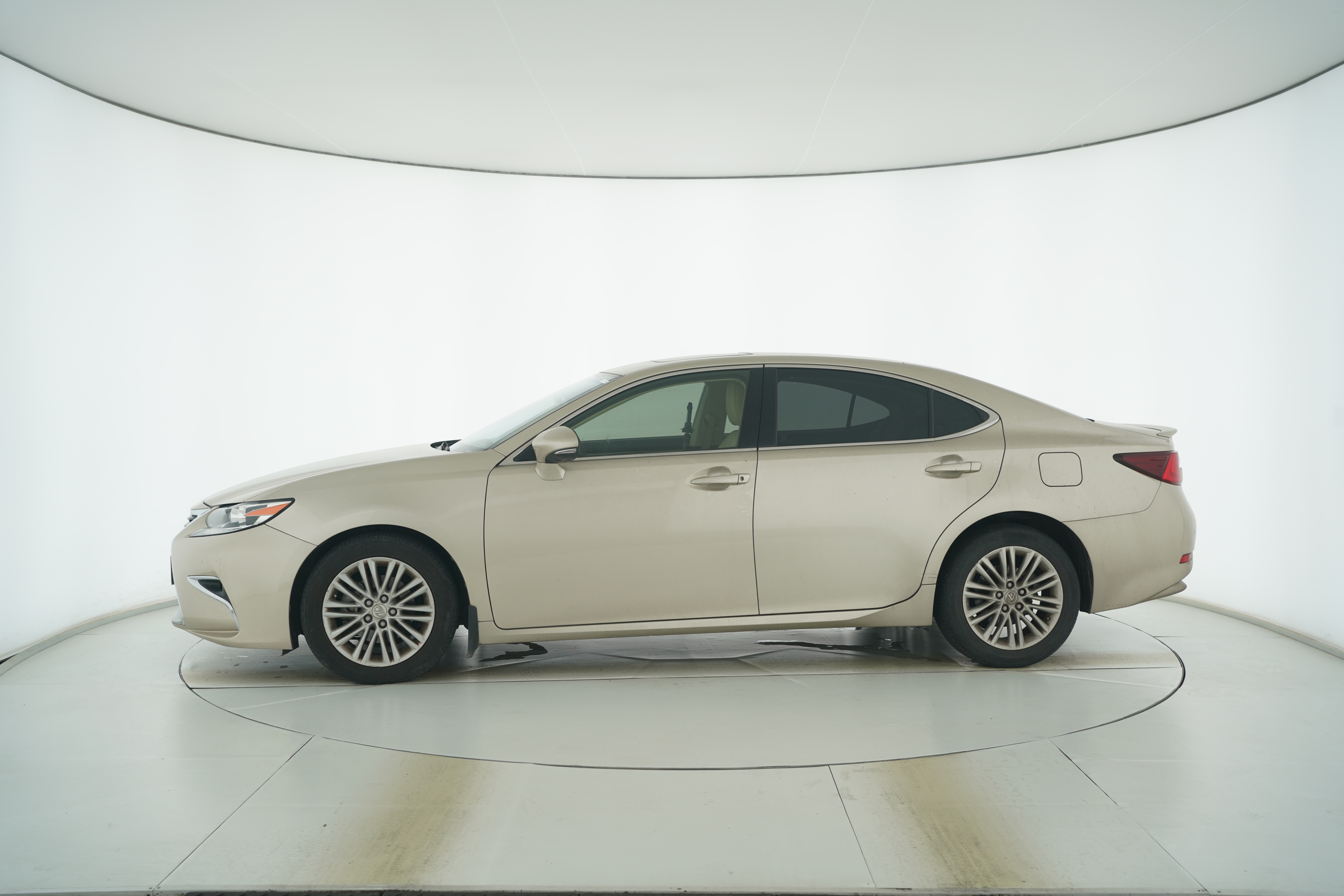 Lexus ES 2015 — фото 7