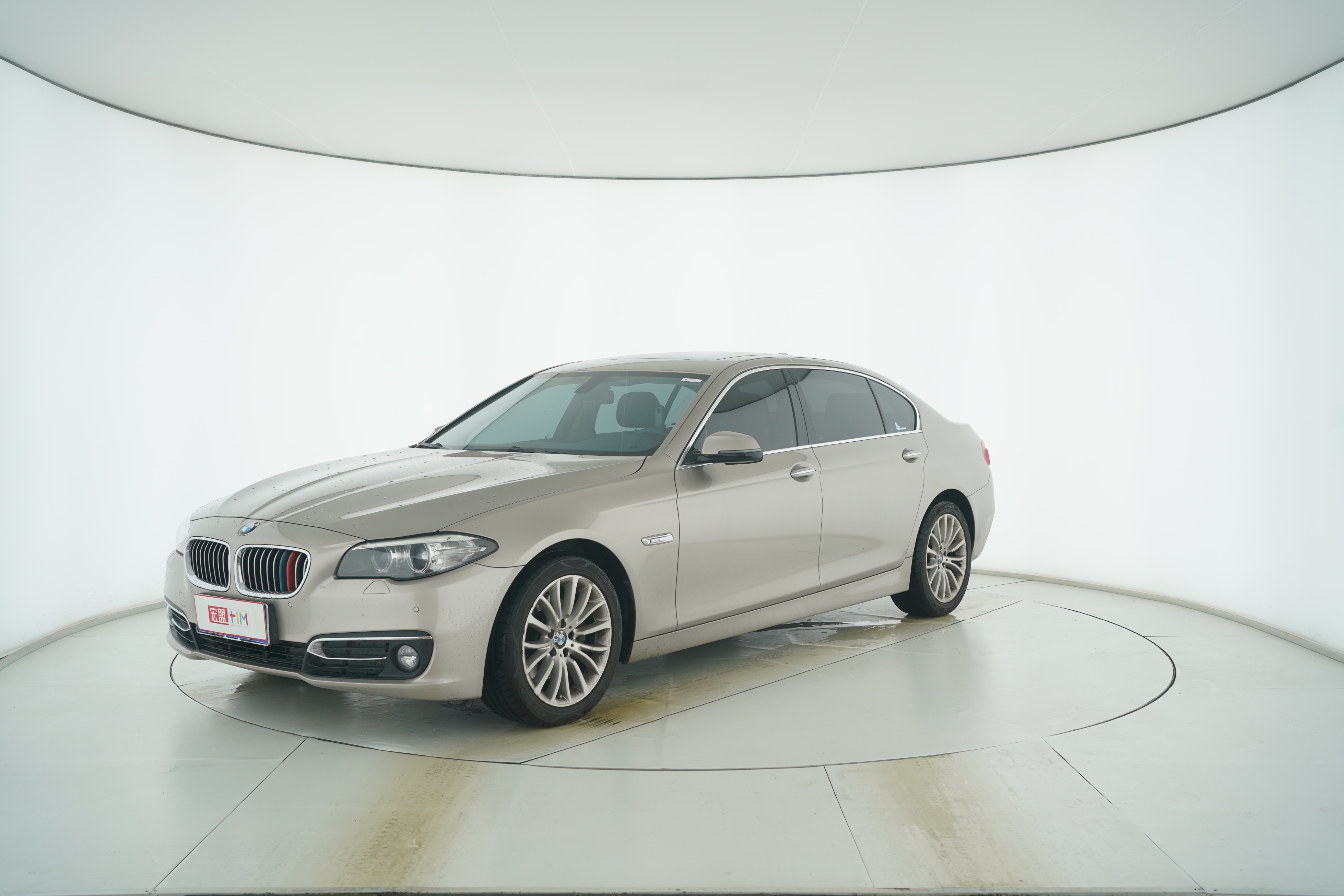 BMW 5 Series 2014 — фото 1