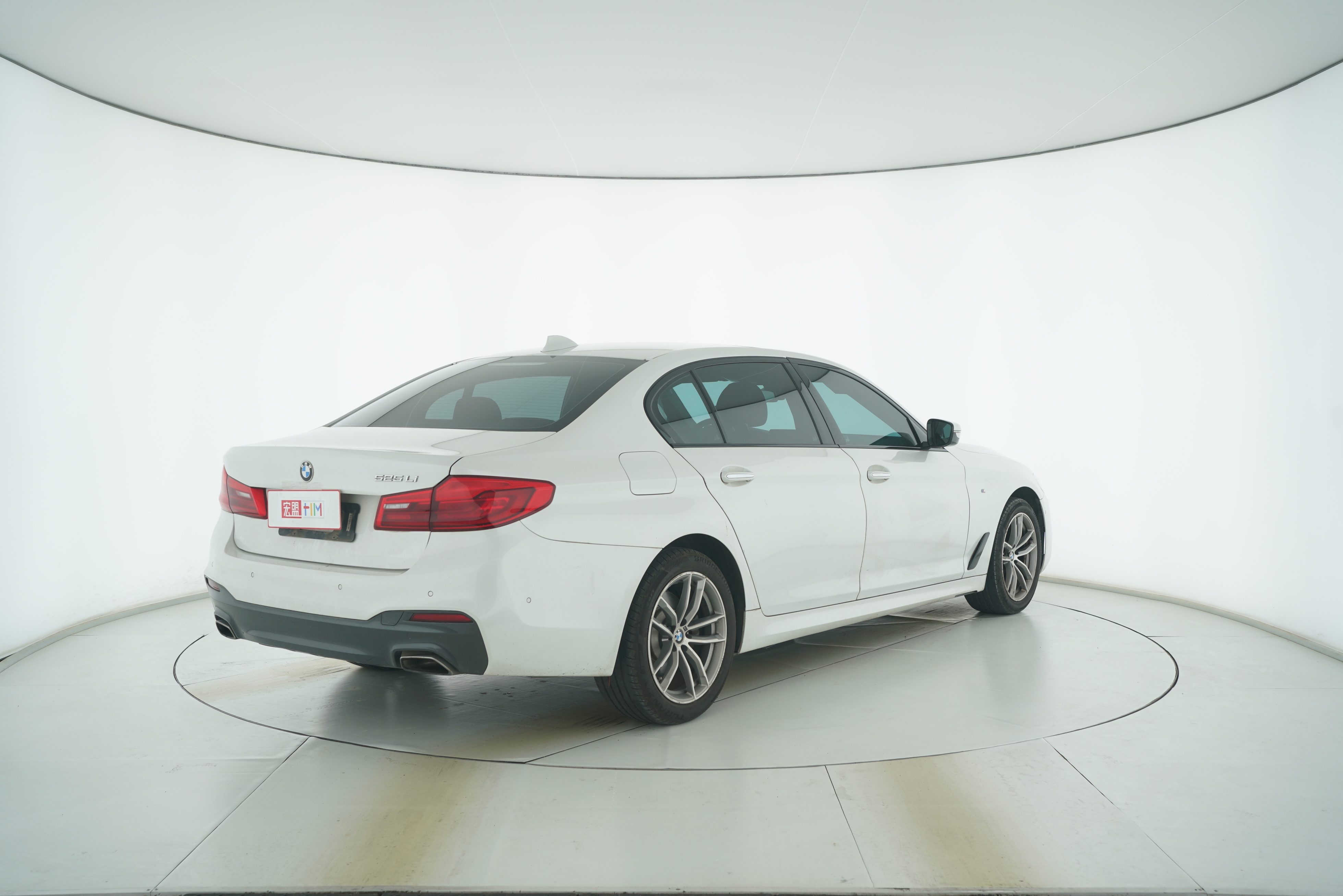 BMW 5 Series 2018 — фото 4