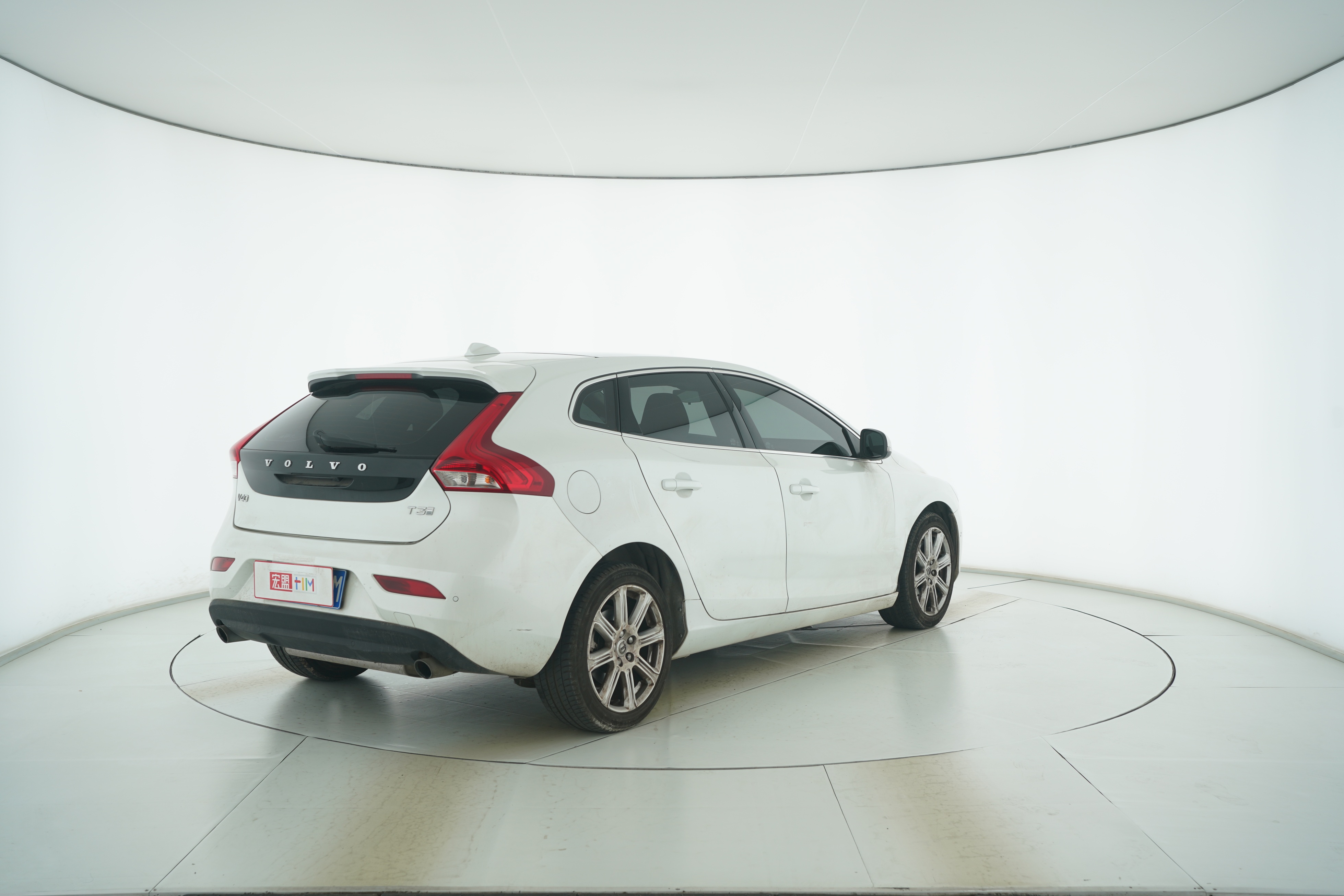 VOLVO V40 2017 — фото 4