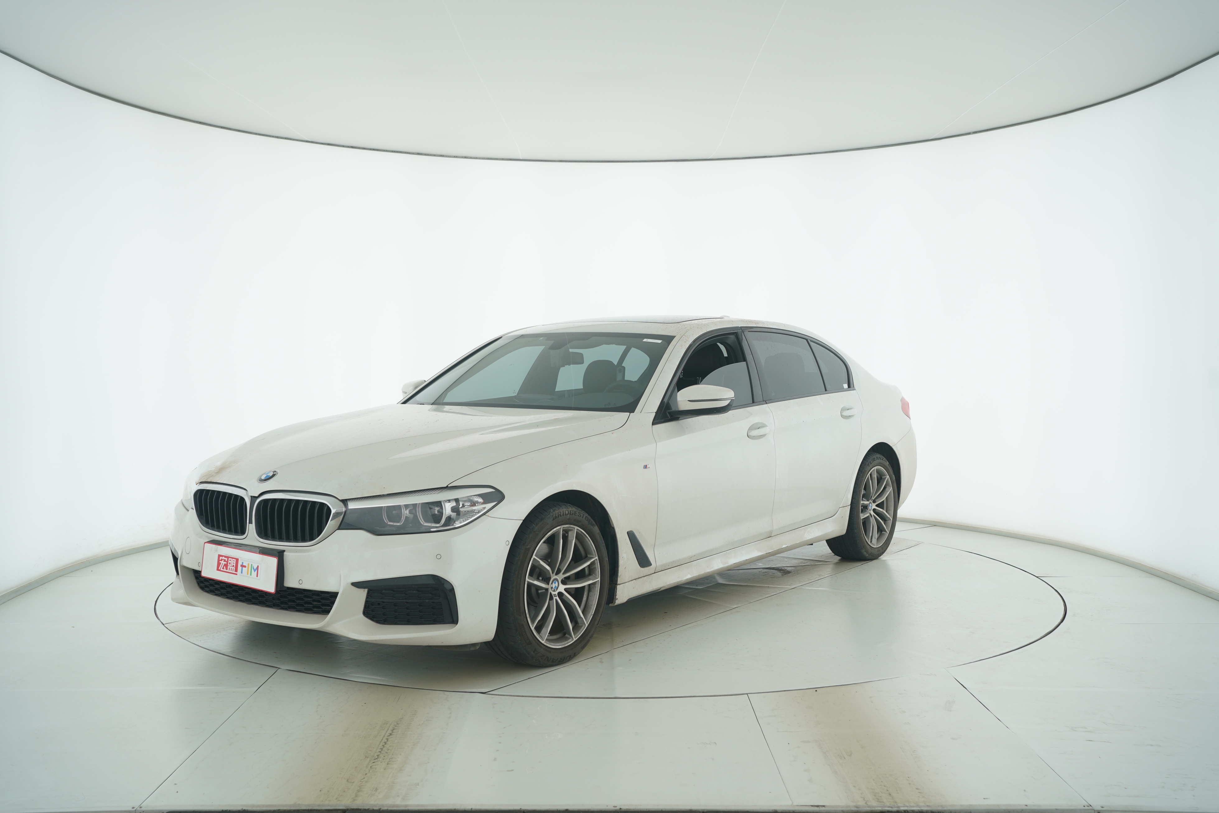 BMW 5 Series 2019 — фото 1
